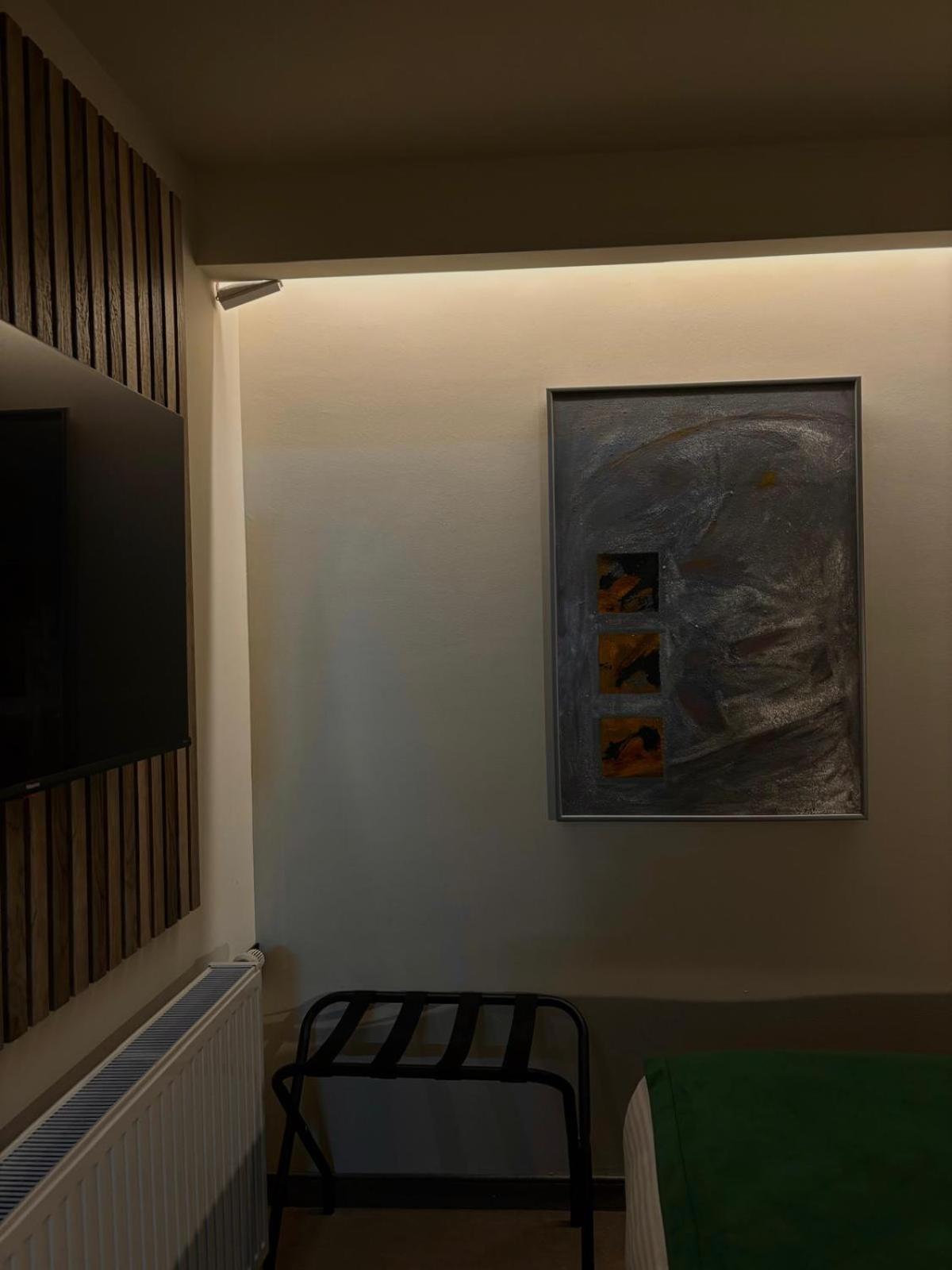 Budget Double Room photo 3