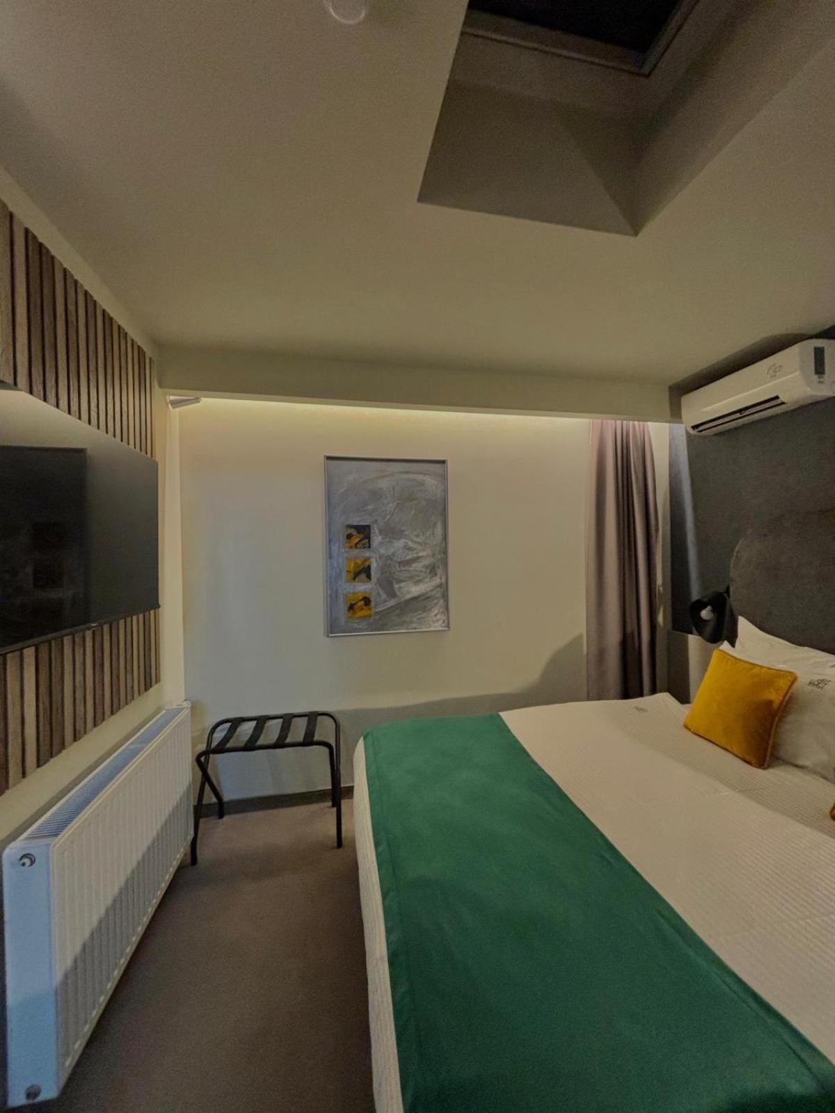 Budget Double Room photo 2