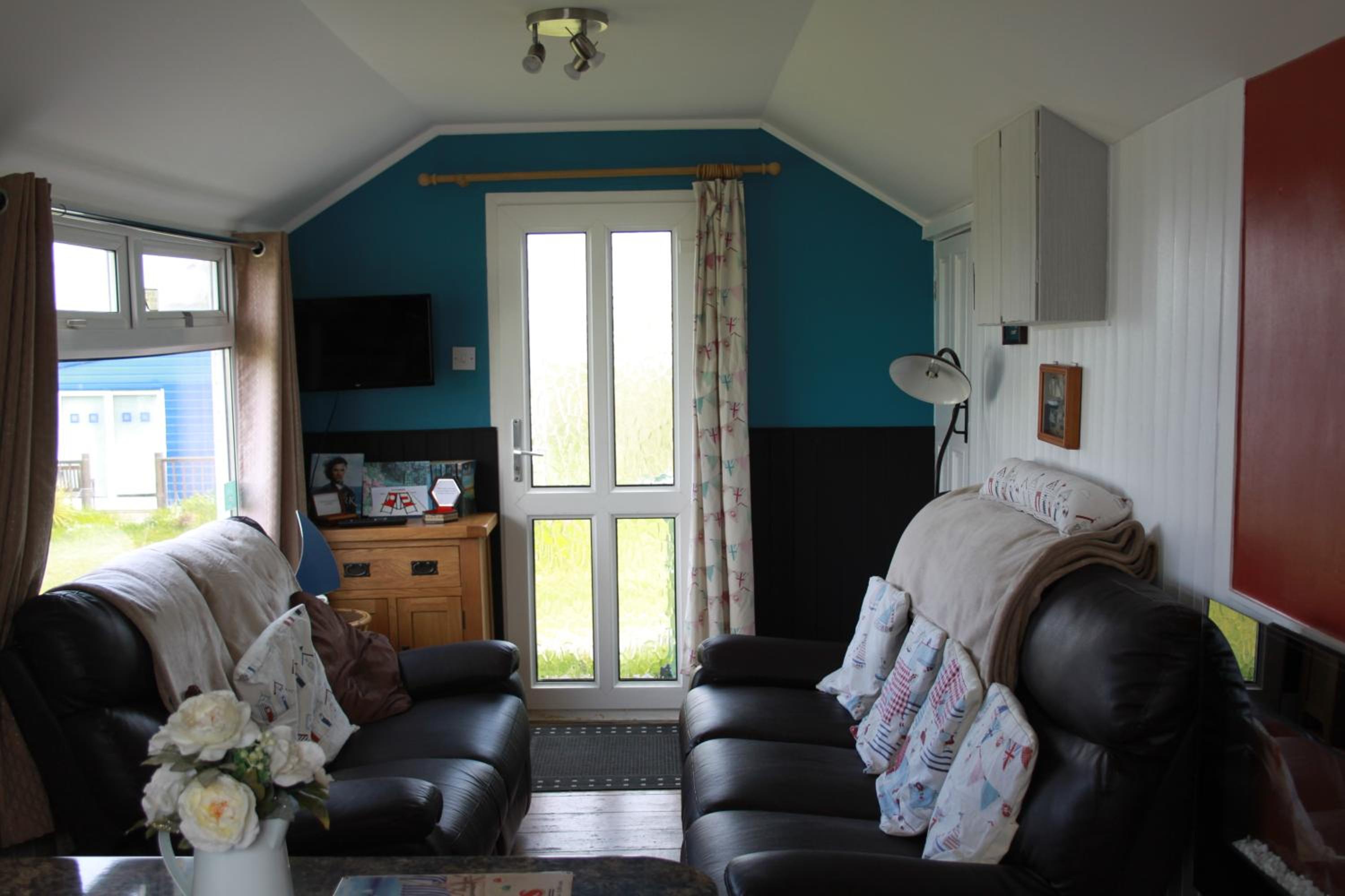 Three-Bedroom Chalet photo 1