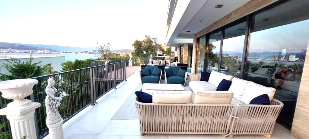 Villa photo 3