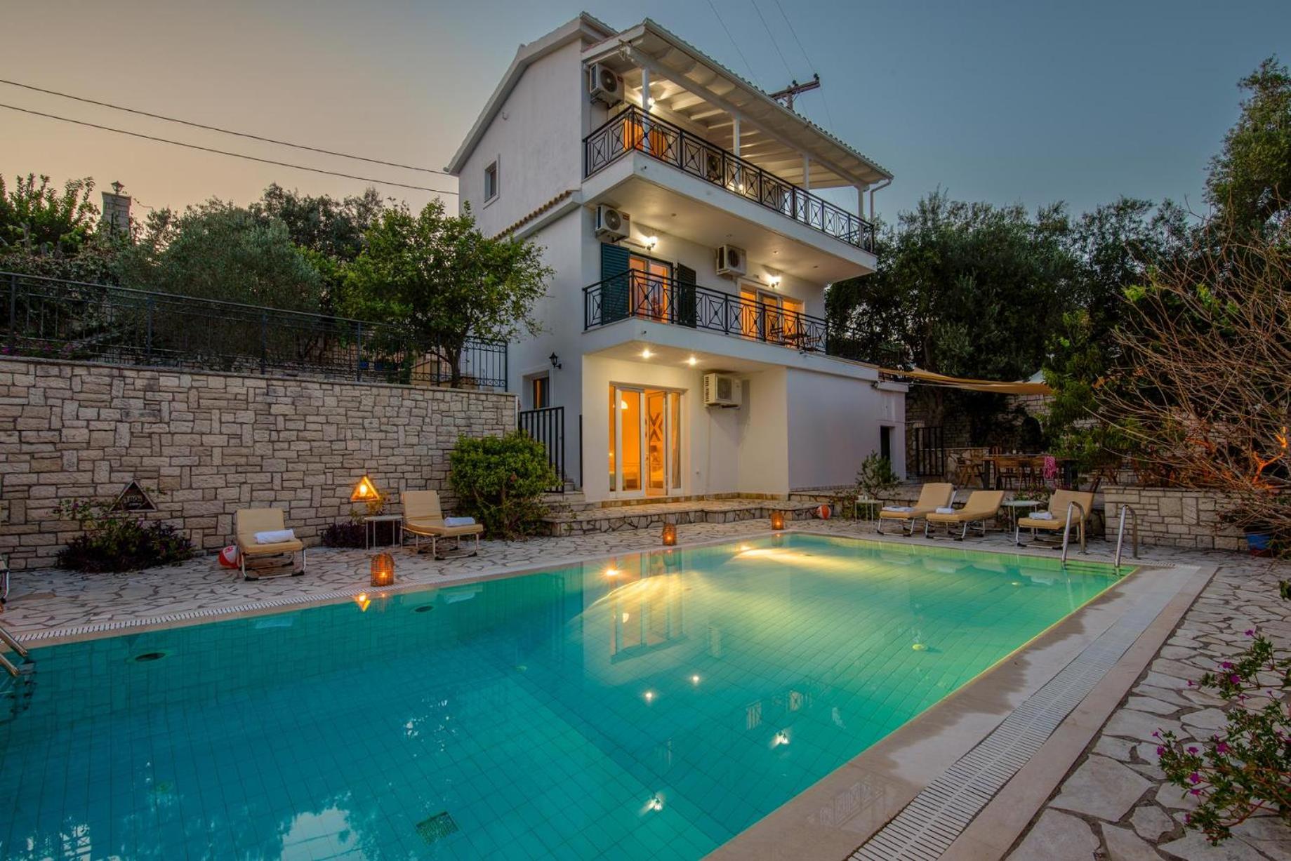 Villa photo 3