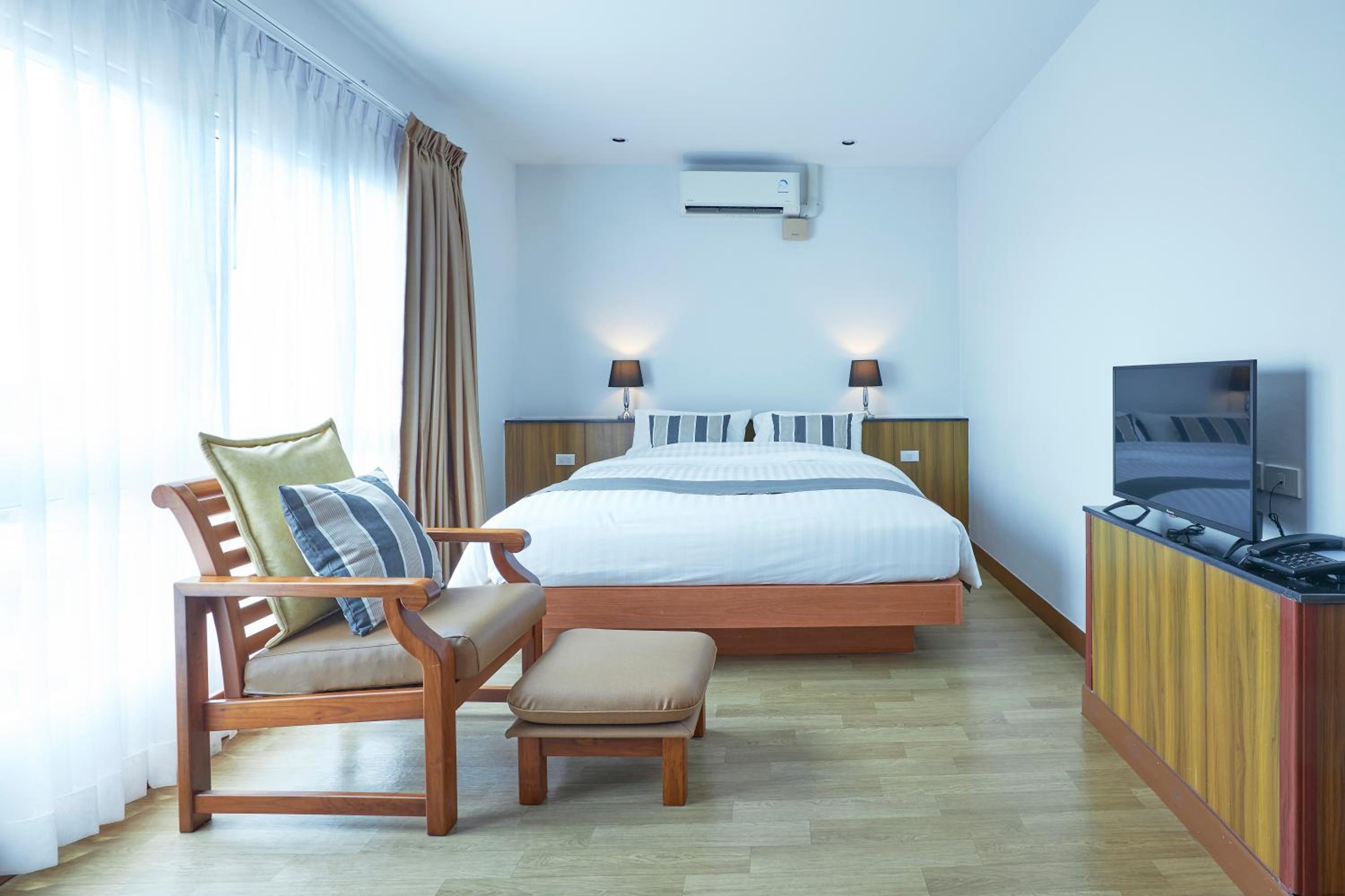 Large Double Room photo 3