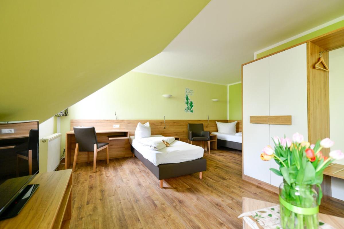 Basic Triple Room
