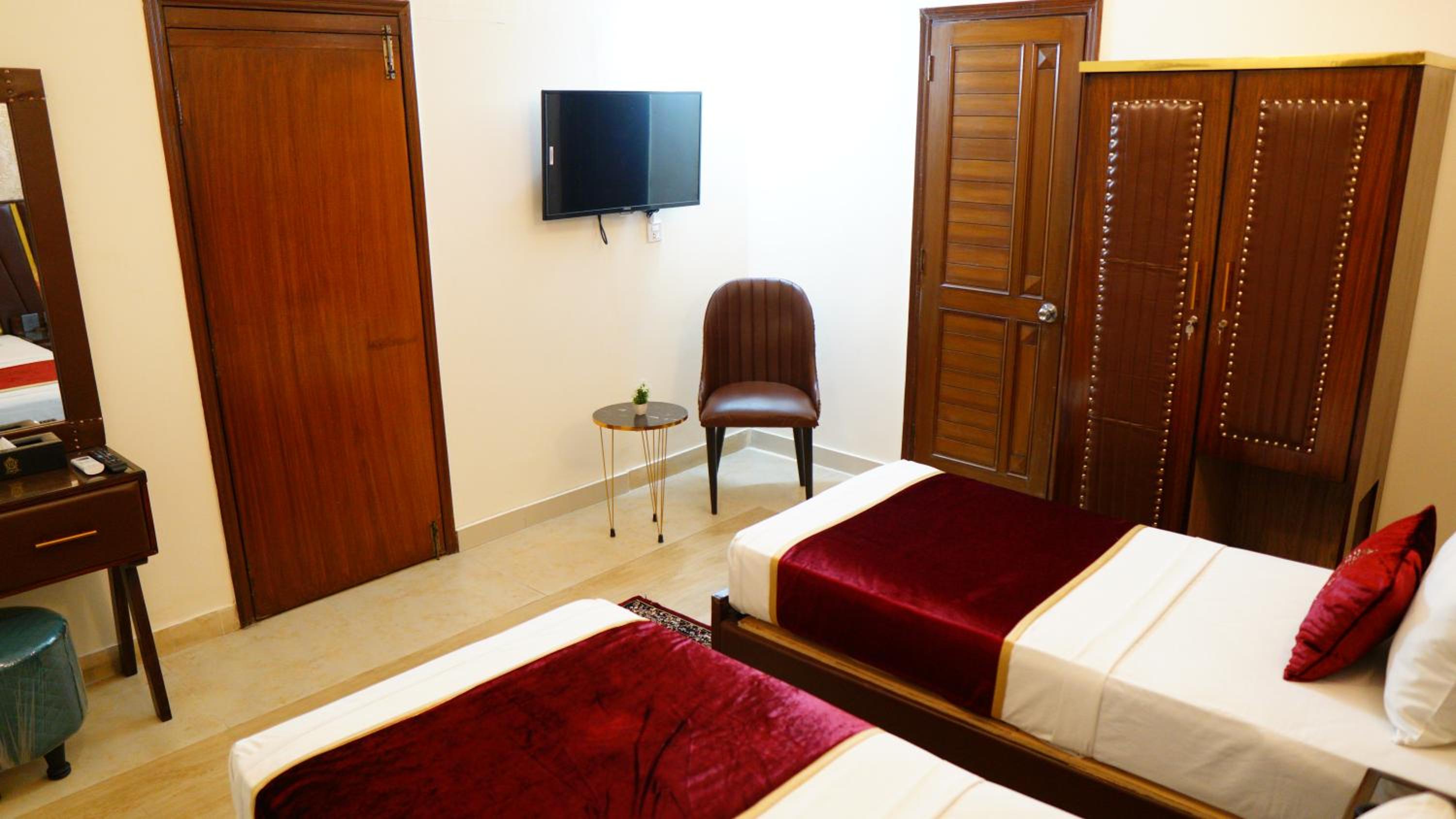 Deluxe Twin Room photo 3