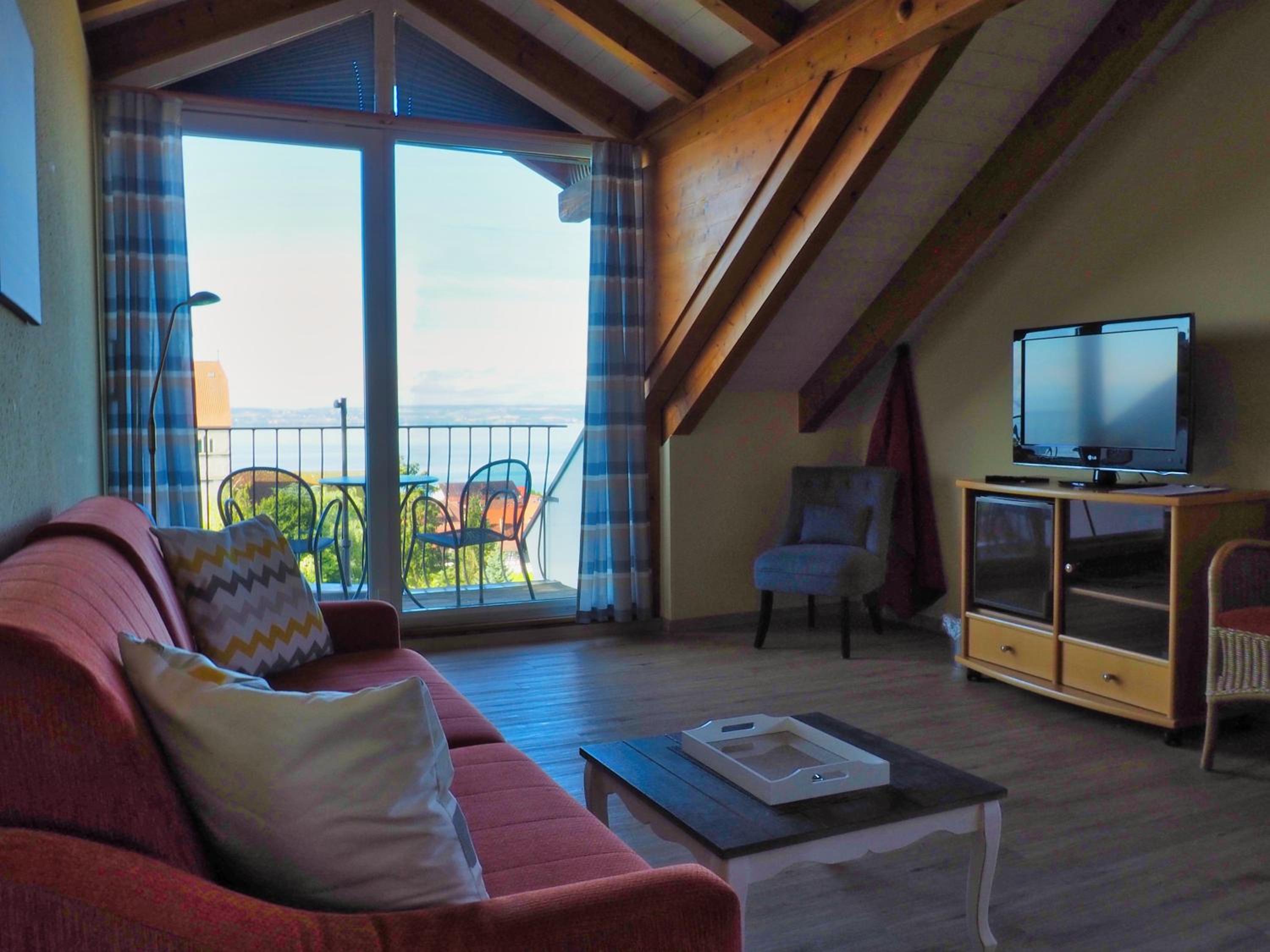  Apartment with Lake View and Balcony photo 3