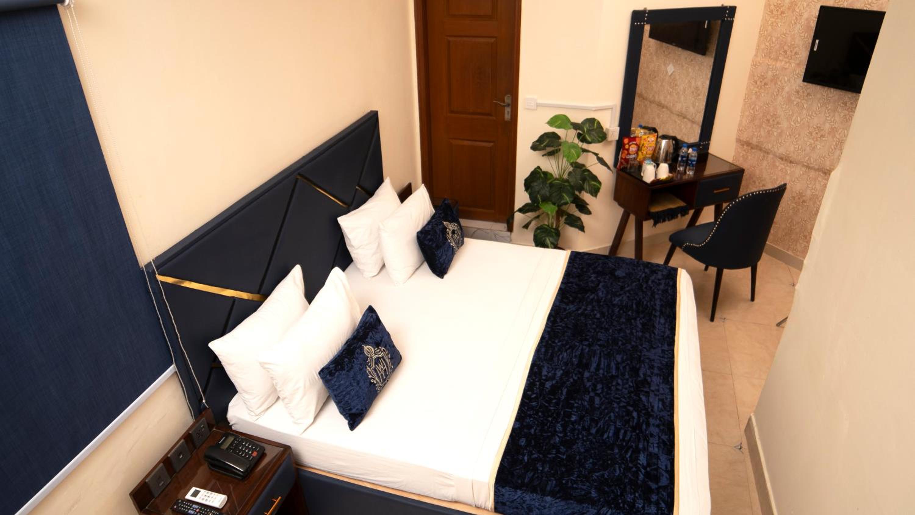 Deluxe Double Or Twin Room photo 3