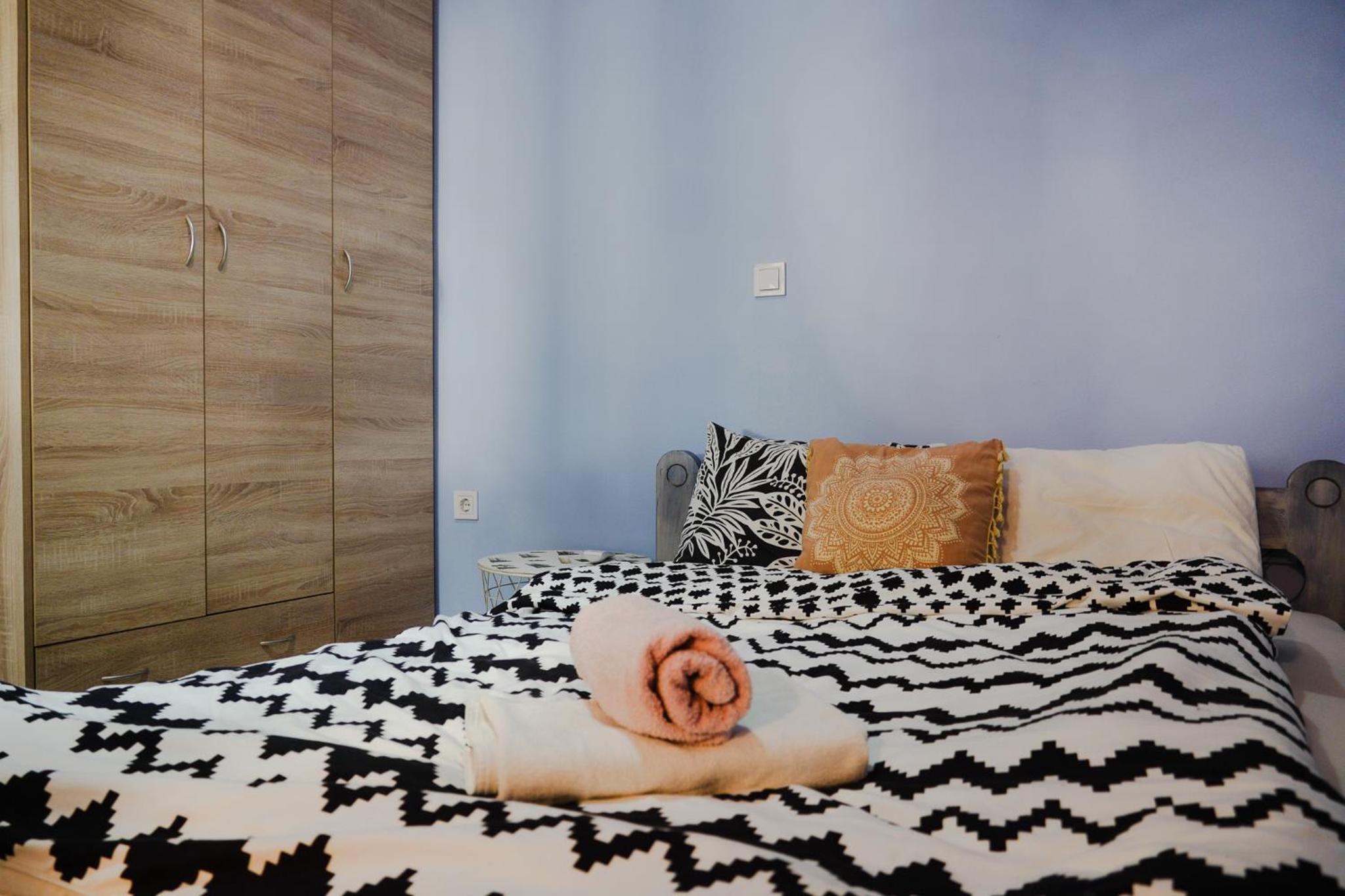 One-Bedroom House photo 1