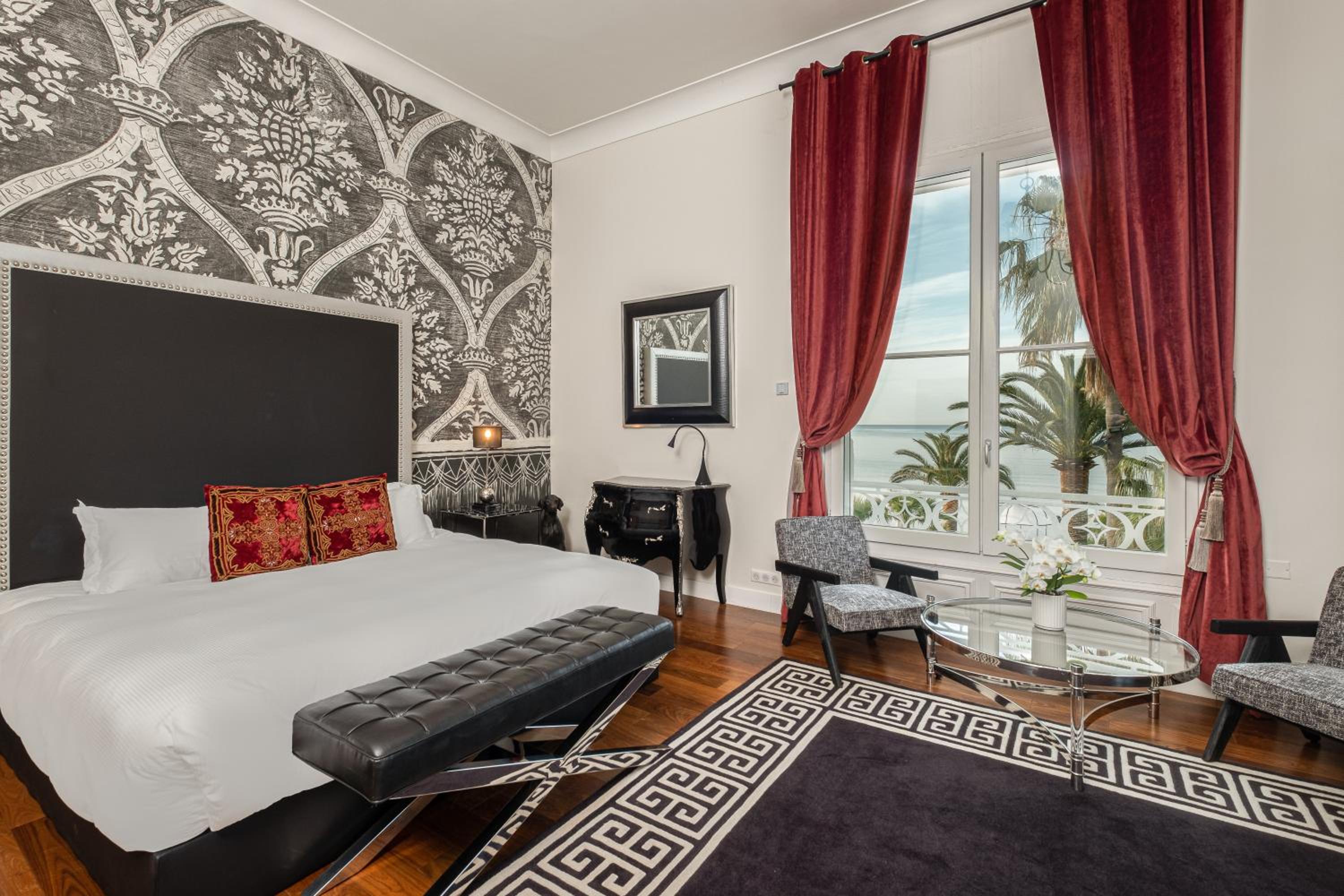 Two Bedroom Family Suite - Access to Snow Park in Ski Dubai for 2 and Lounge Access including Afternoon Tea, Evening Cocktail Hours, Soft Refreshments & Canapes photo 1
