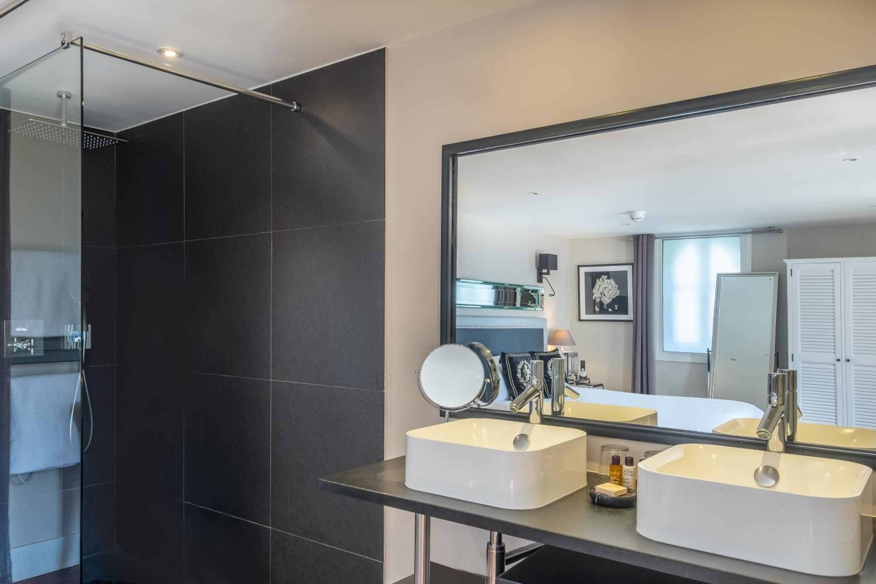 Chambre Double avec Terrasse – Vue sur Parc