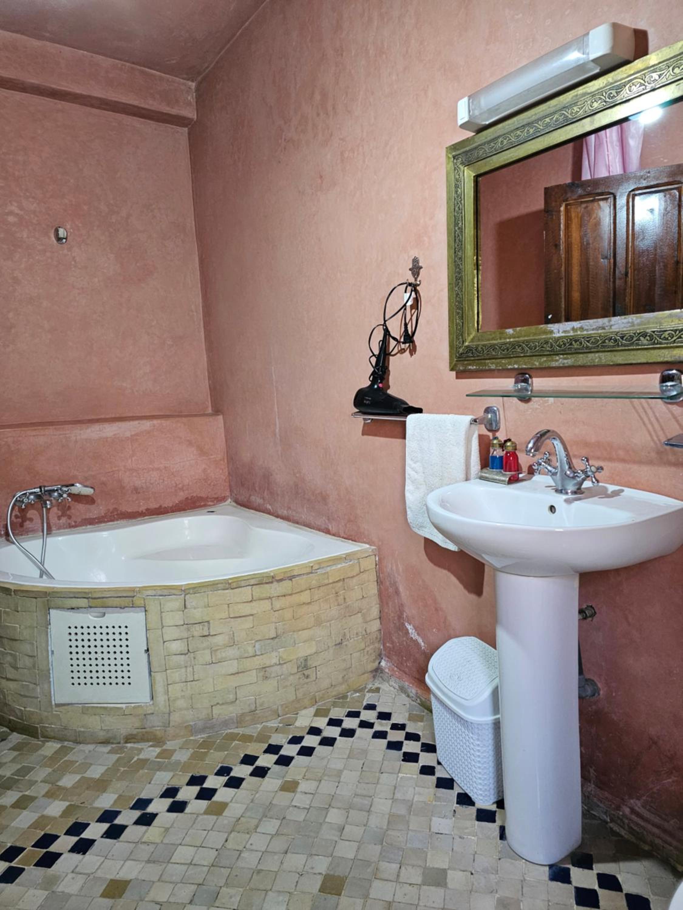 Superior Arabian Double or Twin Room - Photo 10