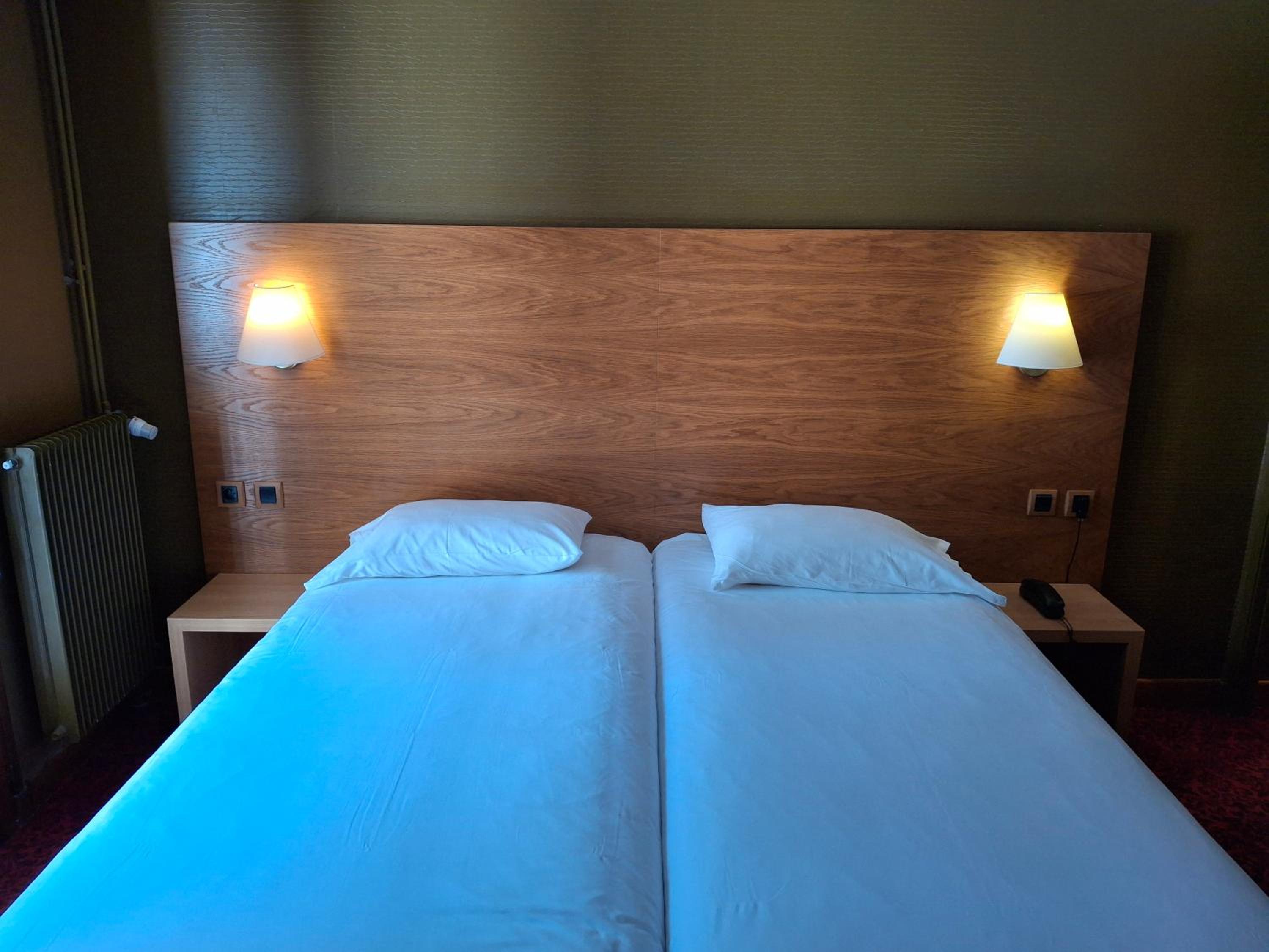 Twin Room - Photo 3