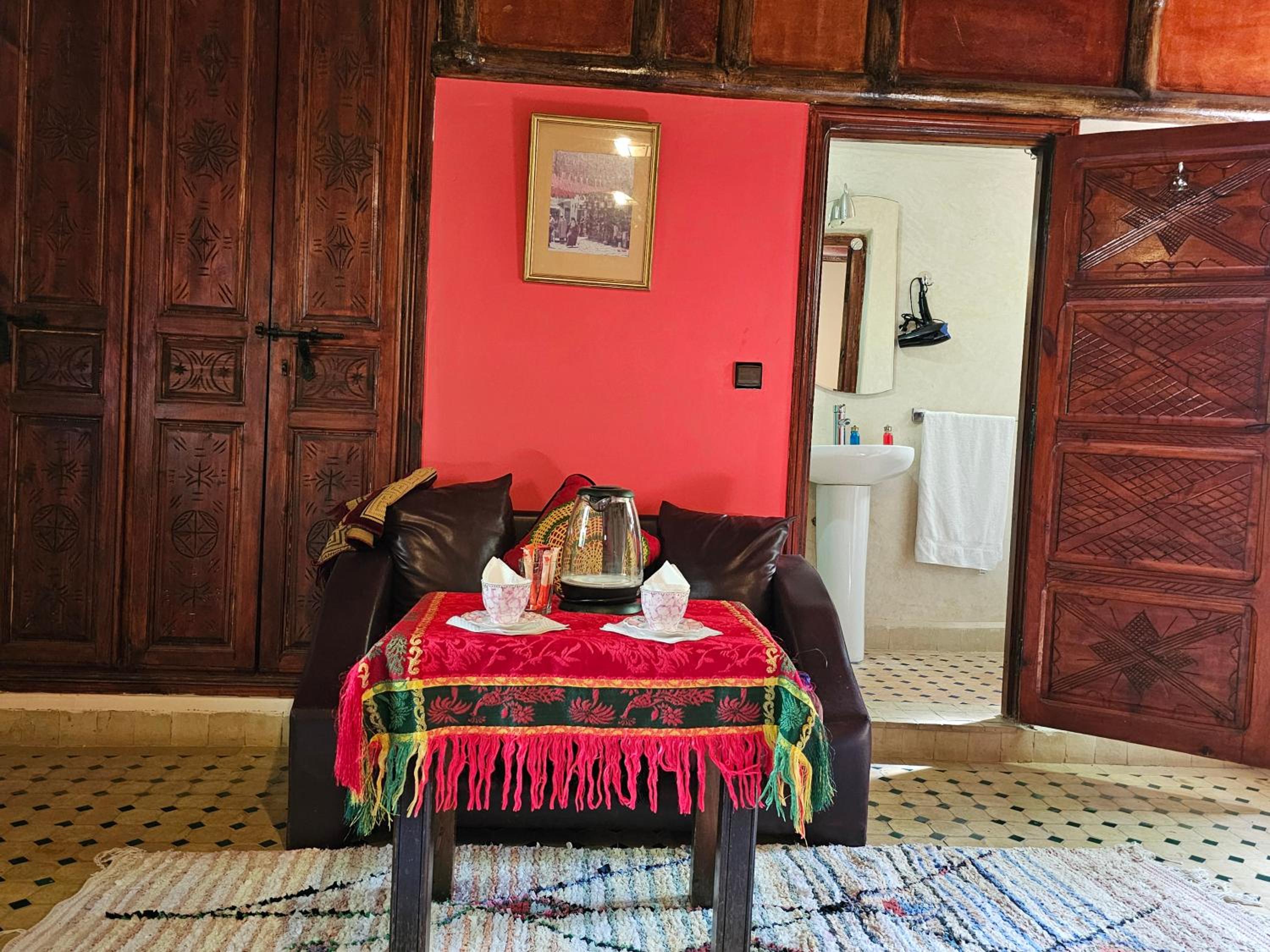 Superior King or Twin Room - Photo 4