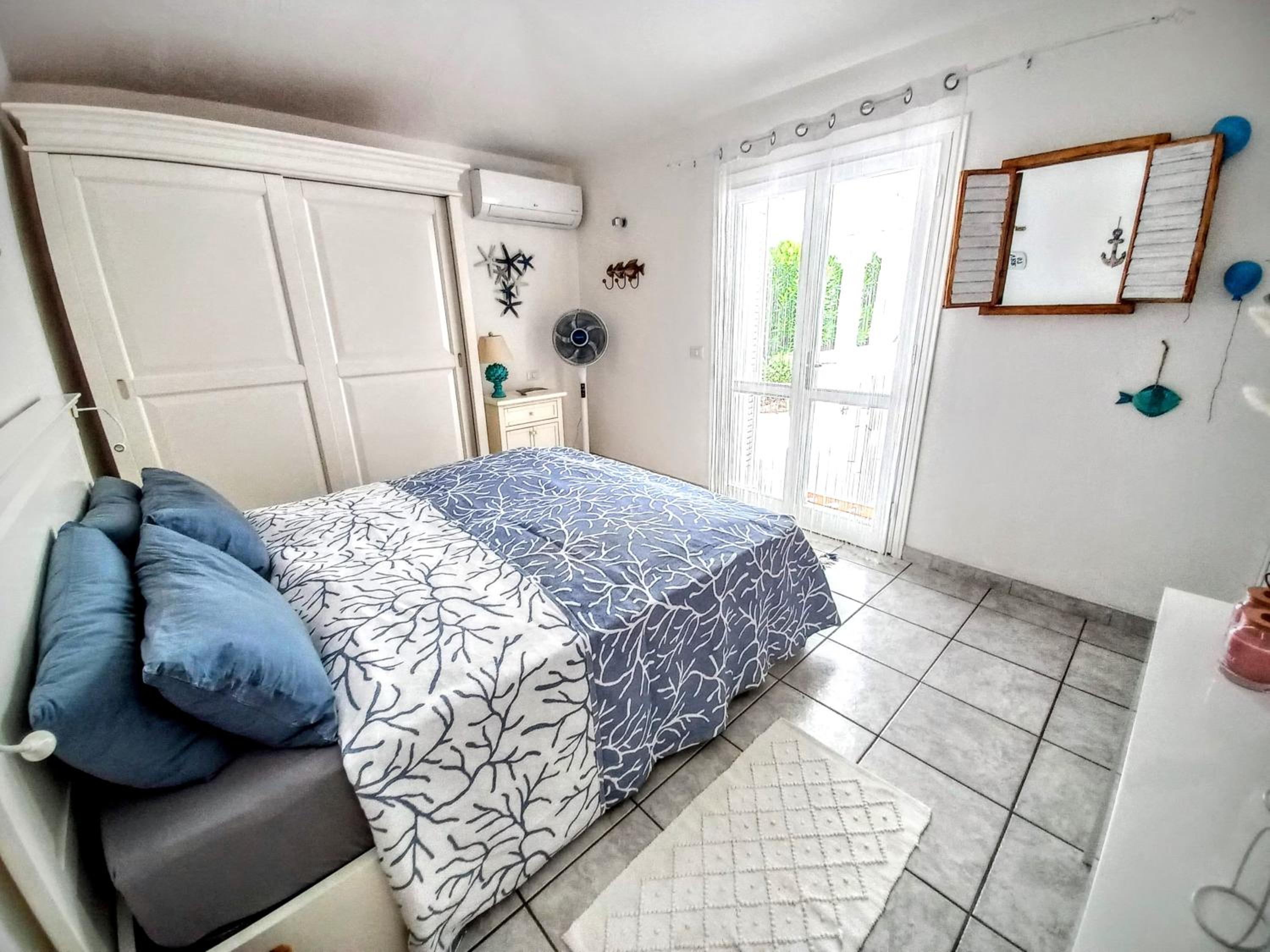 One-Bedroom House photo 2