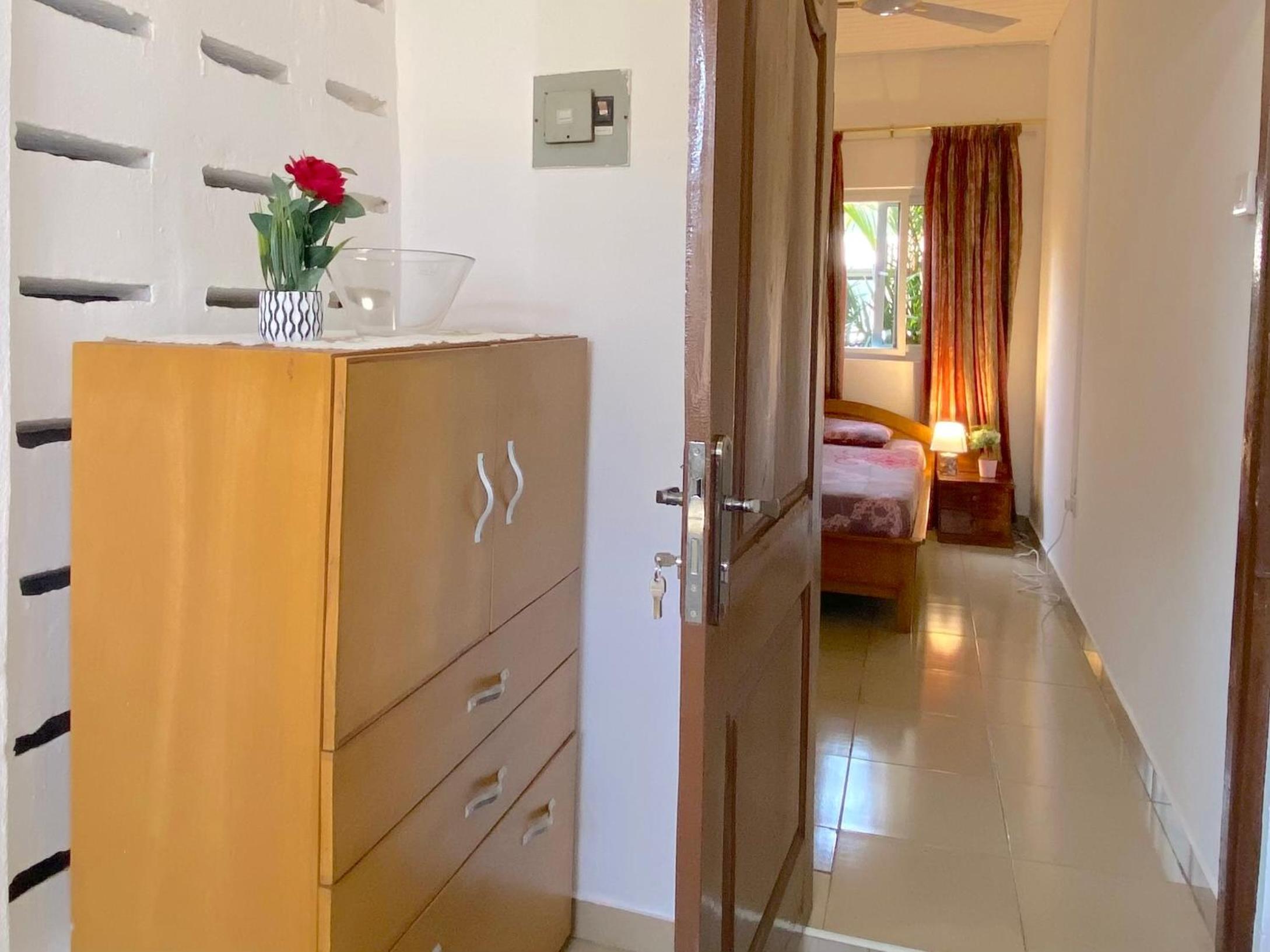 One-Bedroom House photo 1