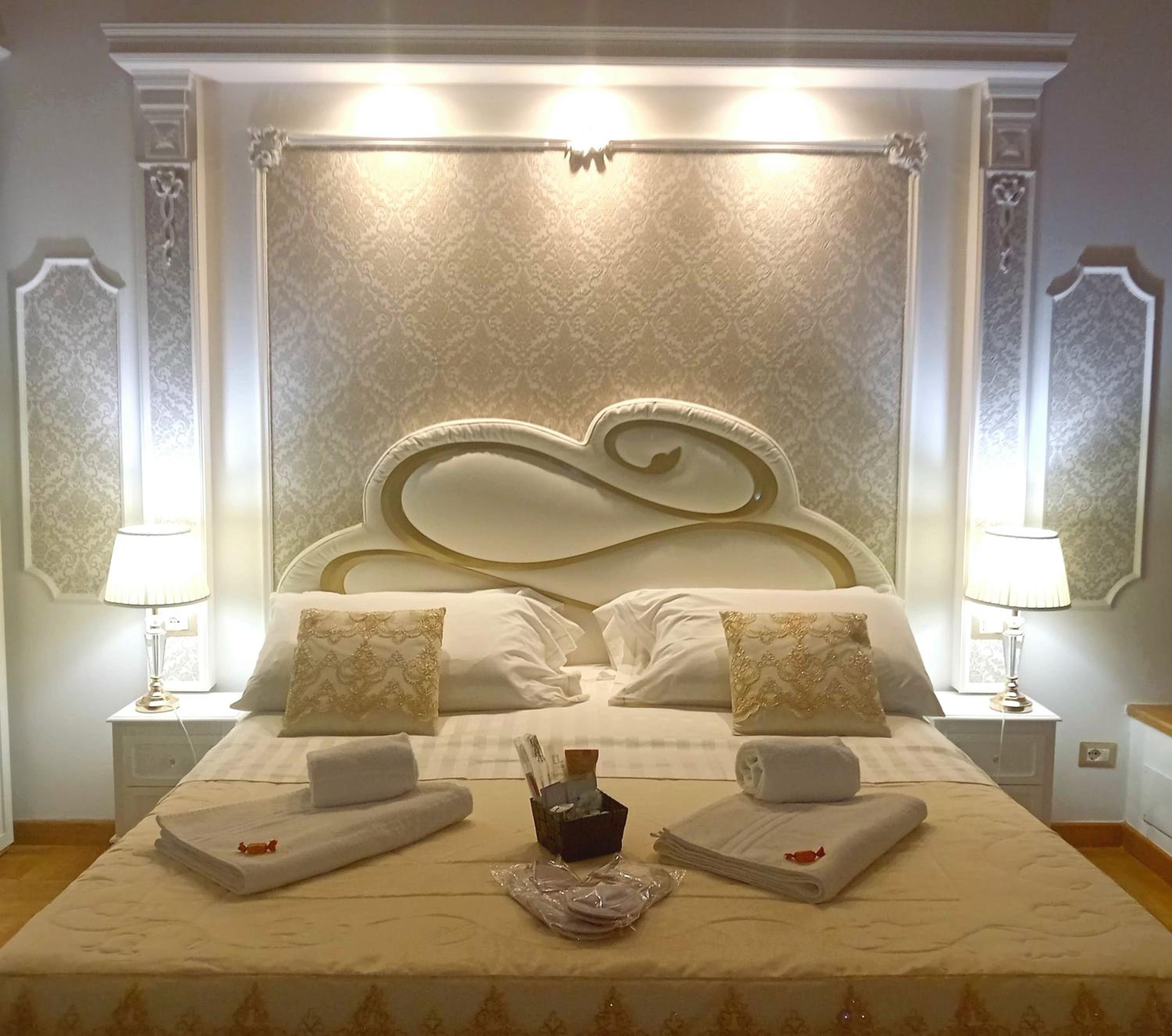Deluxe King Room photo 1