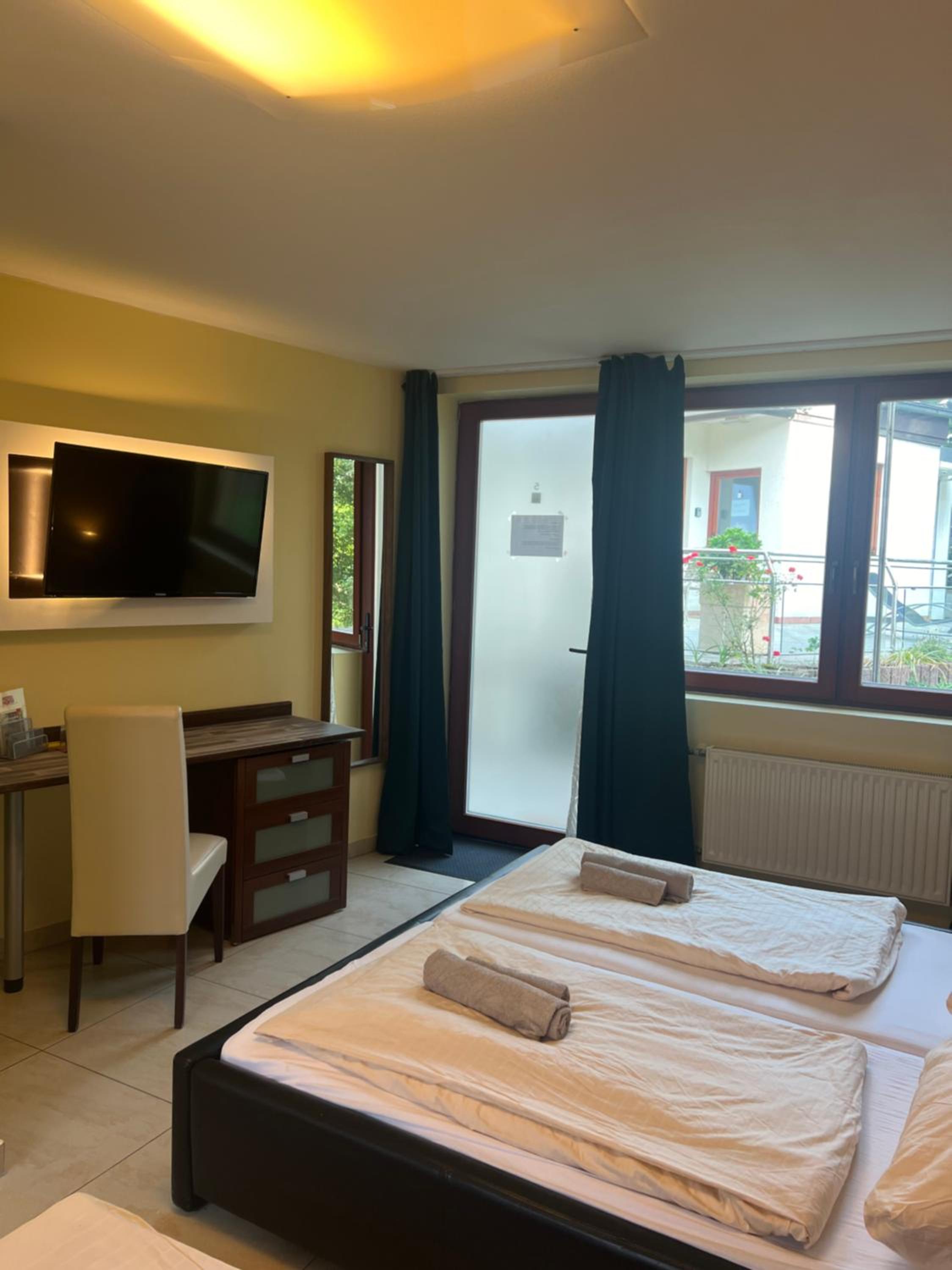 Double Room - Photo 3