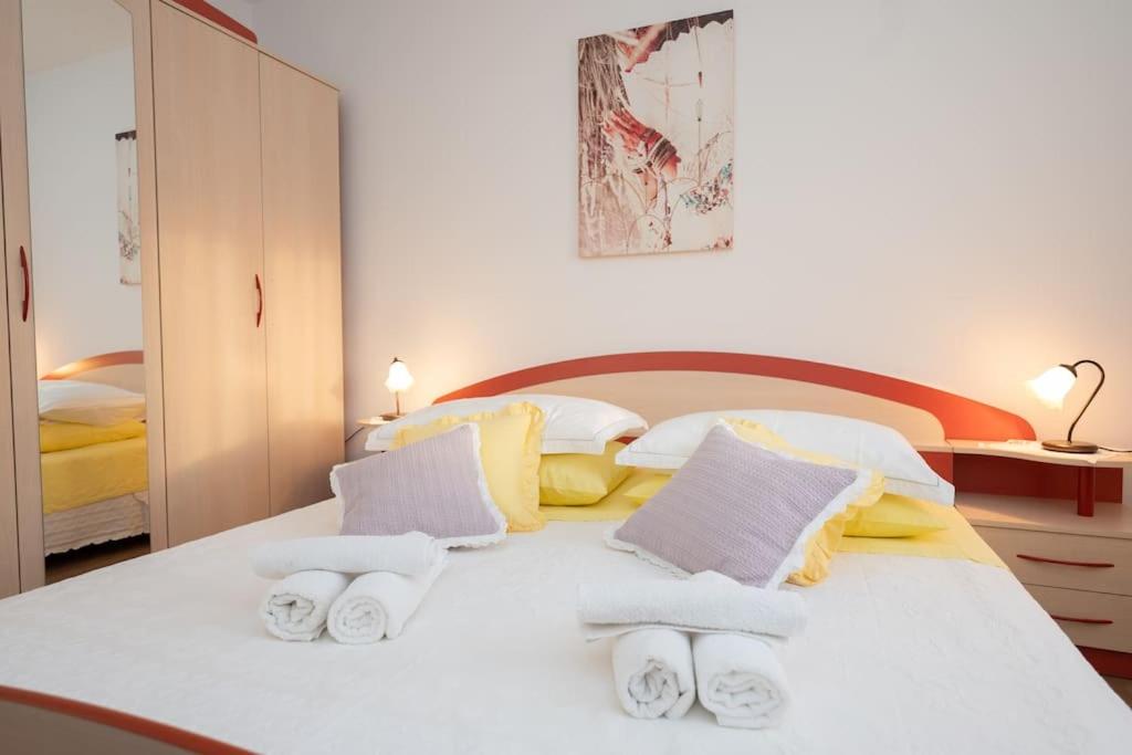 Two-Bedroom House photo 2