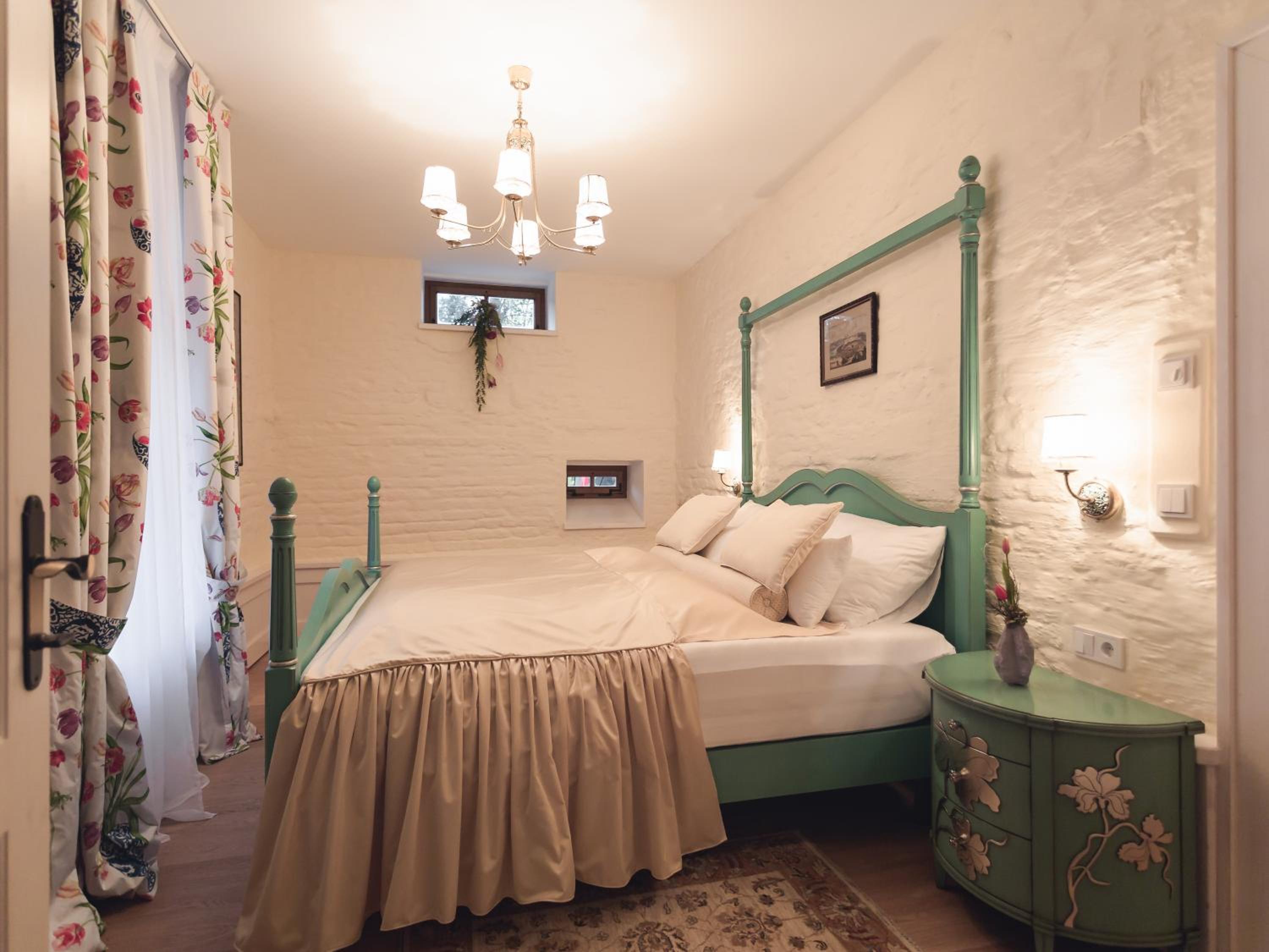 Suite with Spa Access photo 3