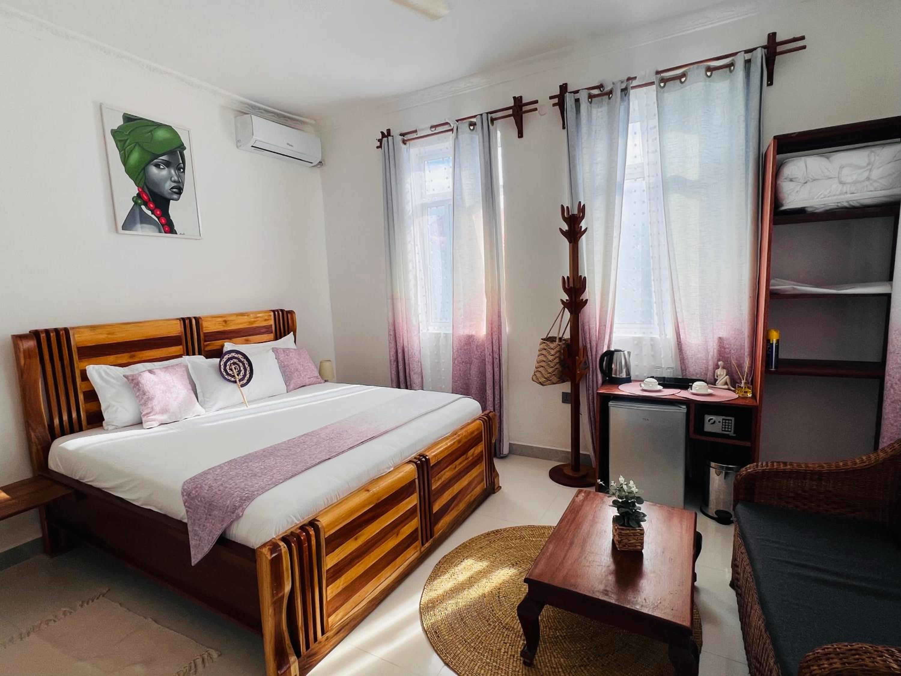 Deluxe King Room with Garden View