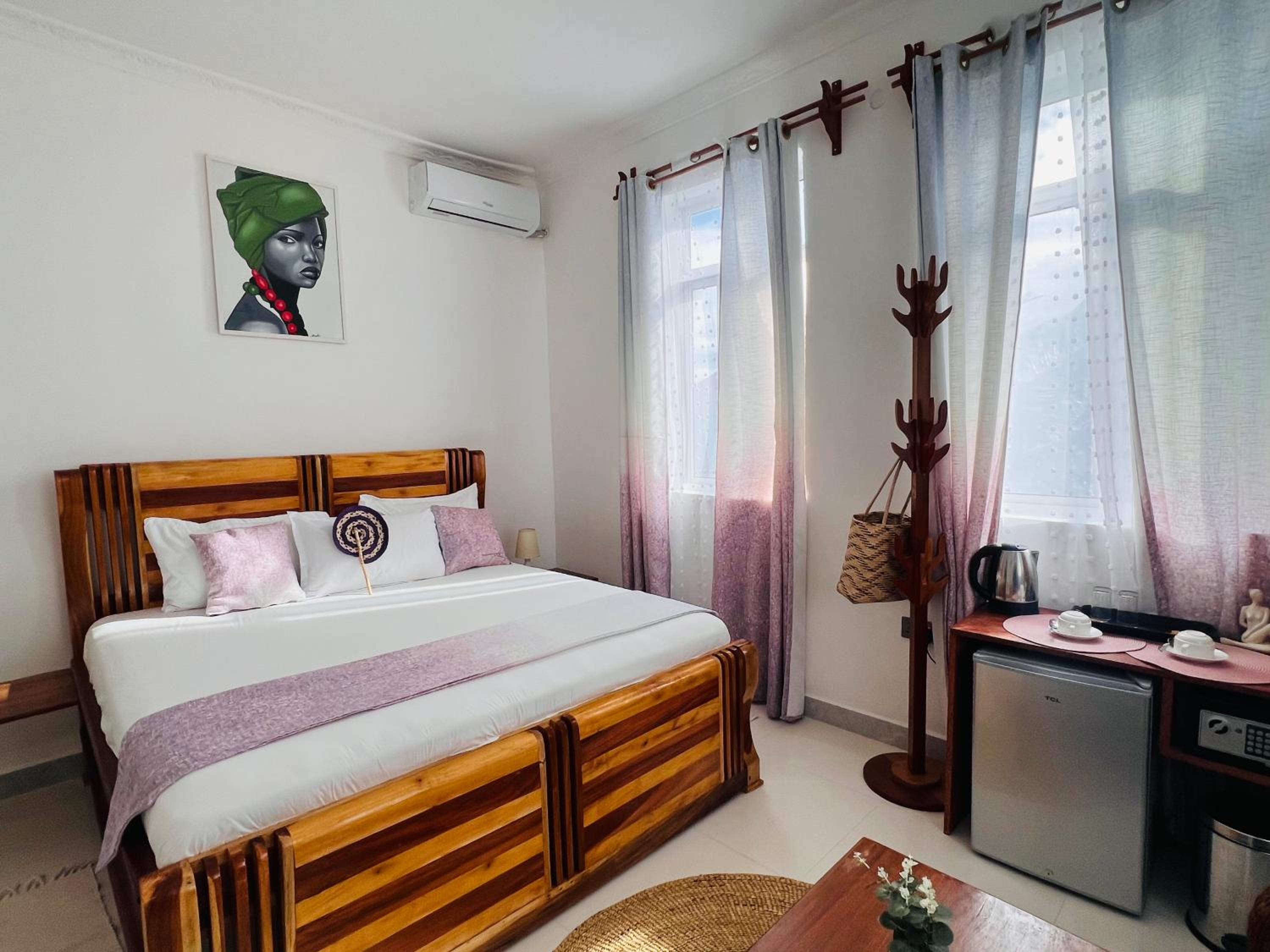 Deluxe King Room with Garden View