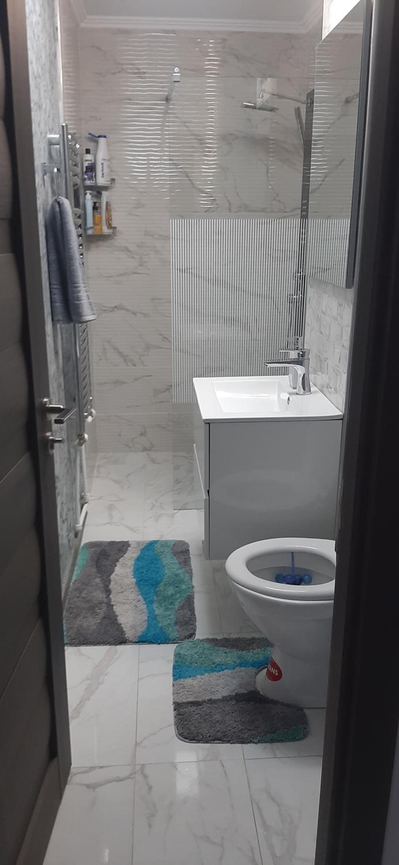 One-Bedroom Apartment photo 3