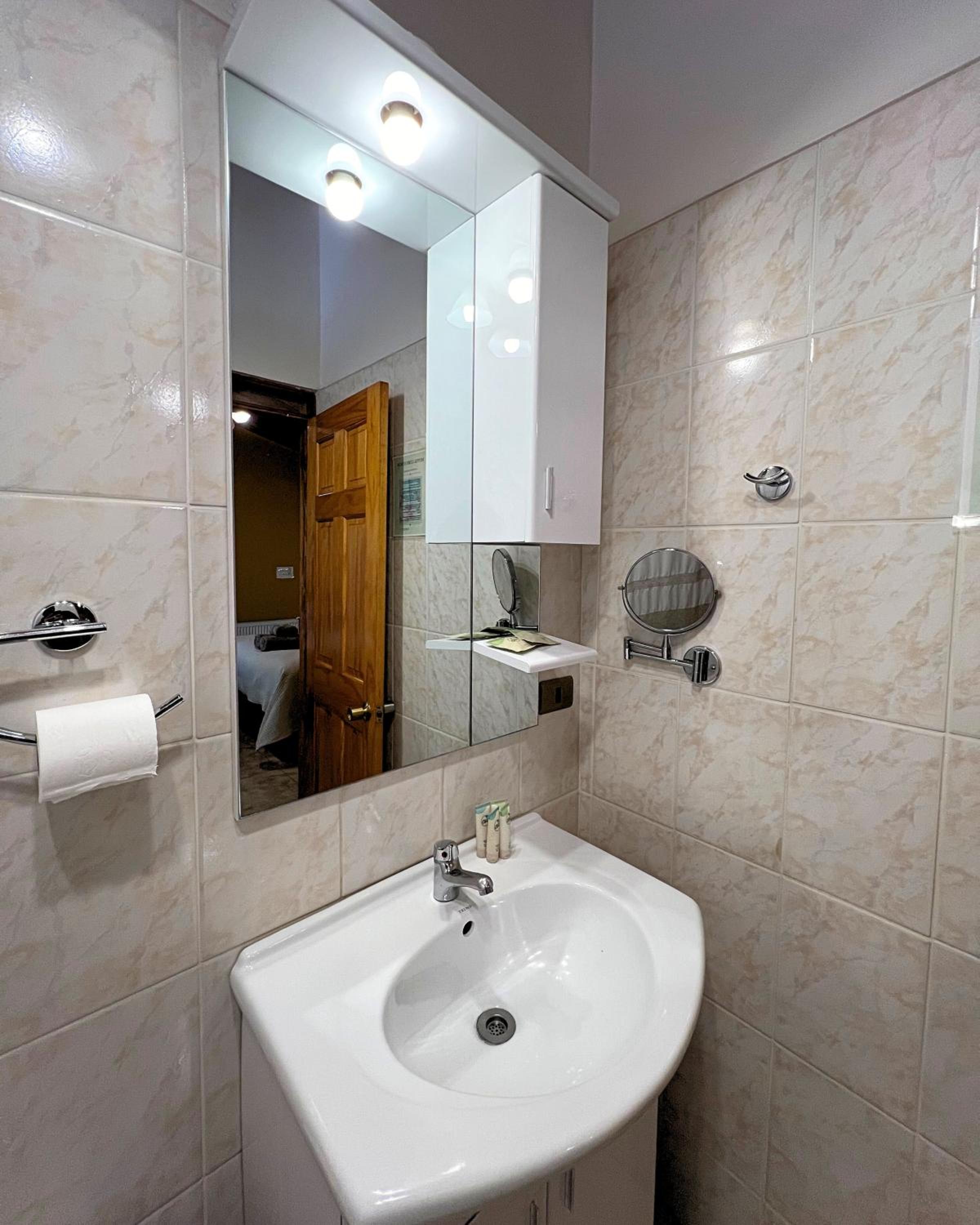 Standard Triple Room photo 3