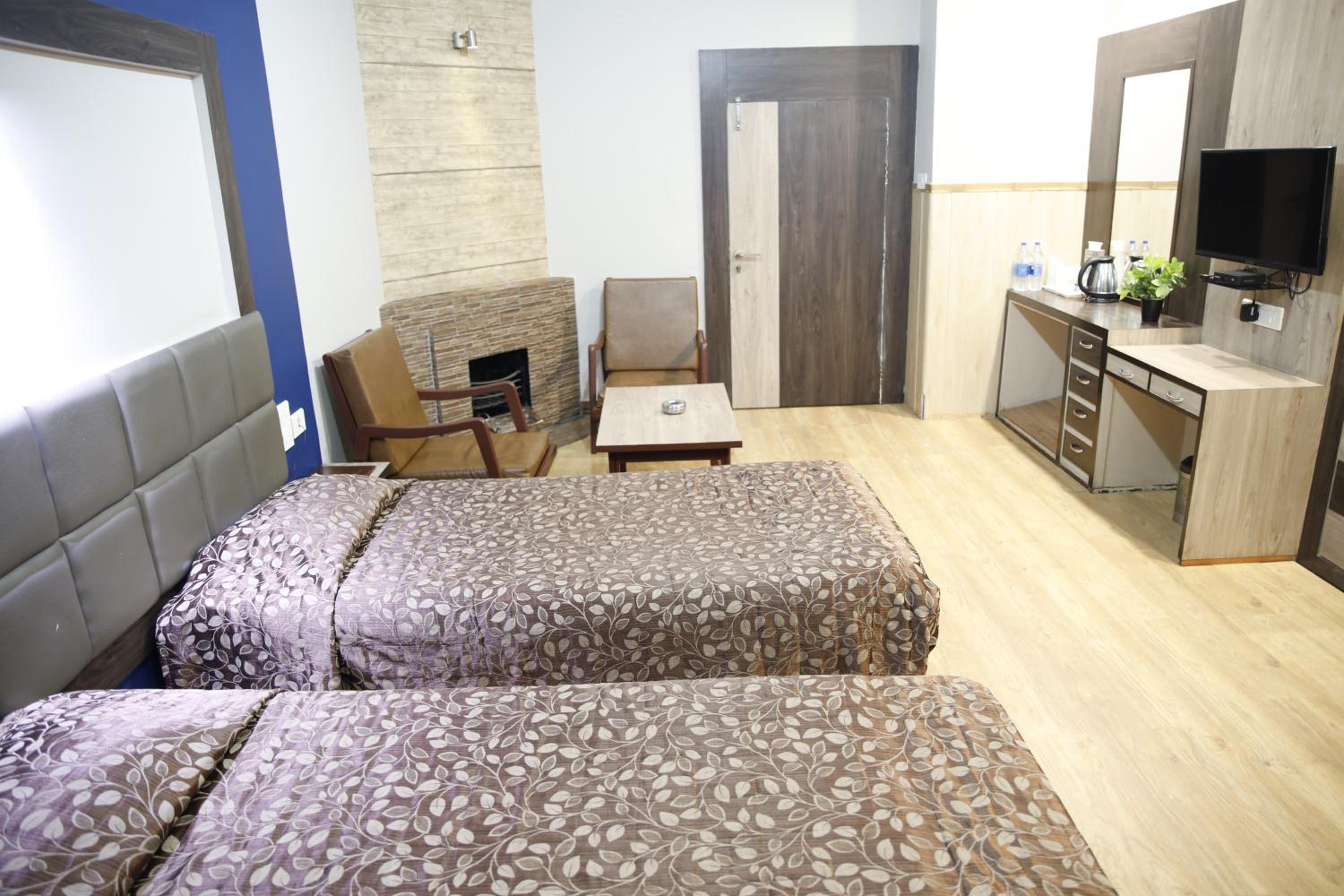 Deluxe Double Or Twin Room photo 2