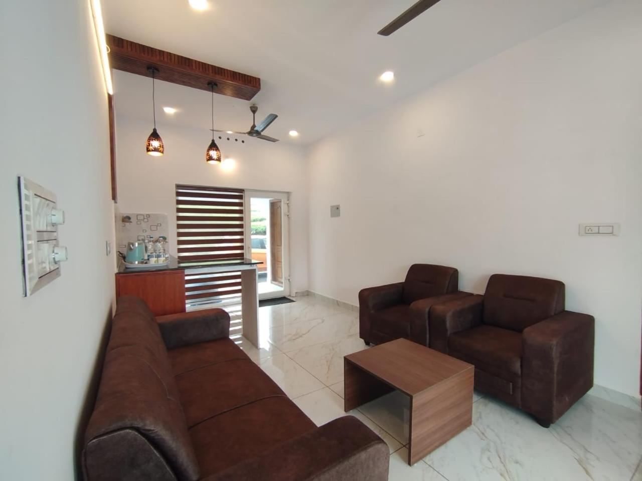 Apartment with Balcony photo 1