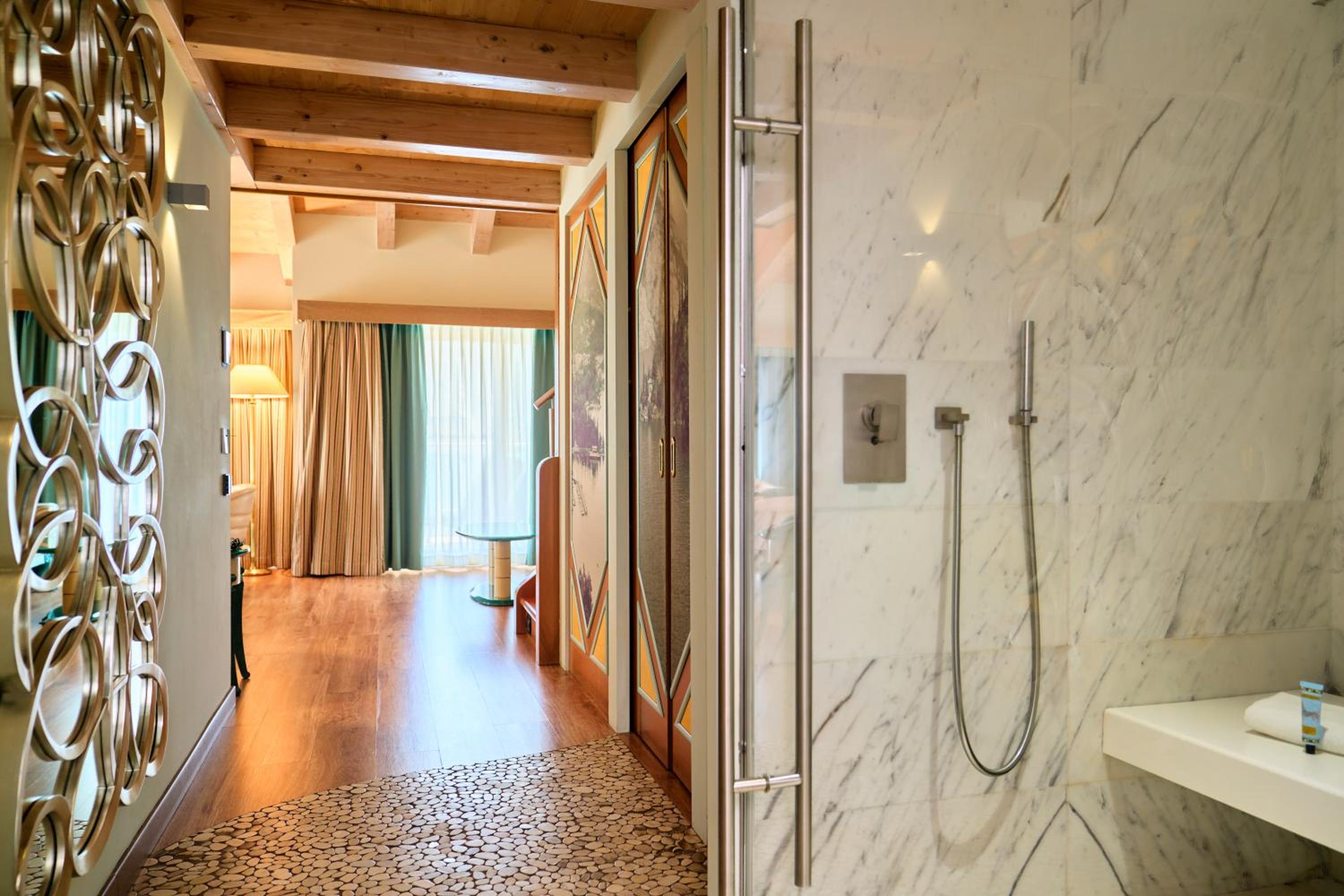 Deluxe Suite - Photo 25