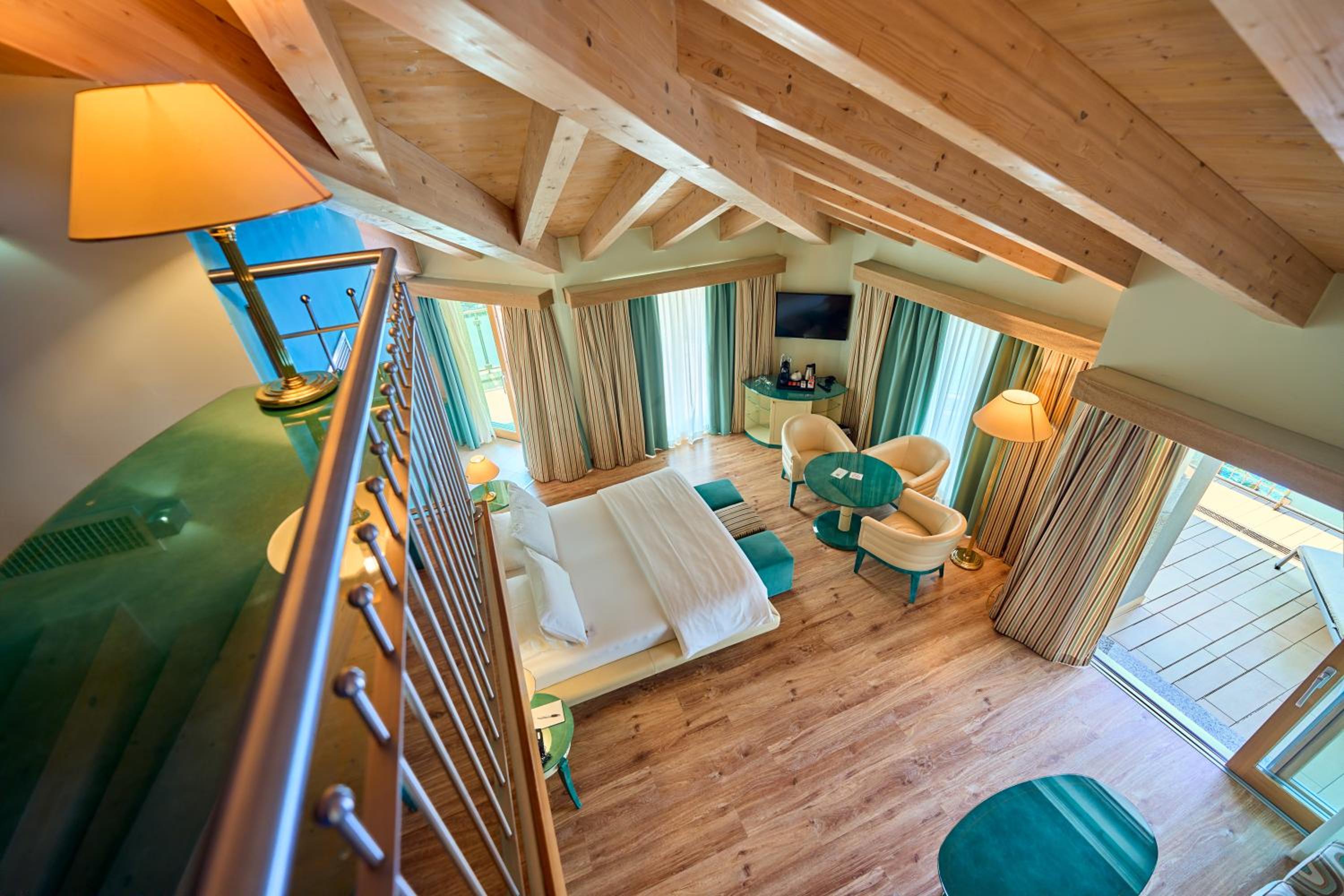 Deluxe Suite - Photo 1