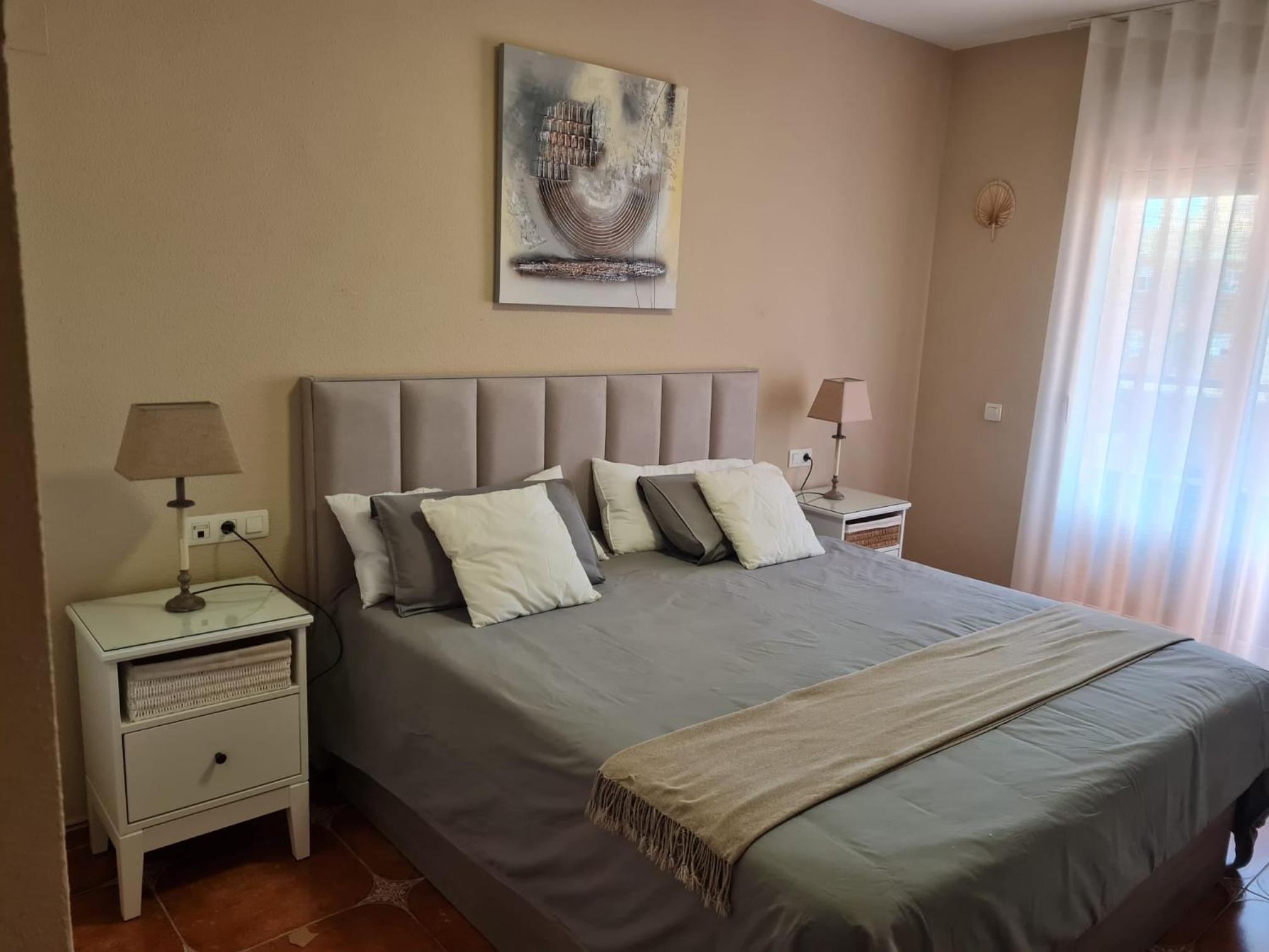 Two-Bedroom Apartment with Pool View photo 3