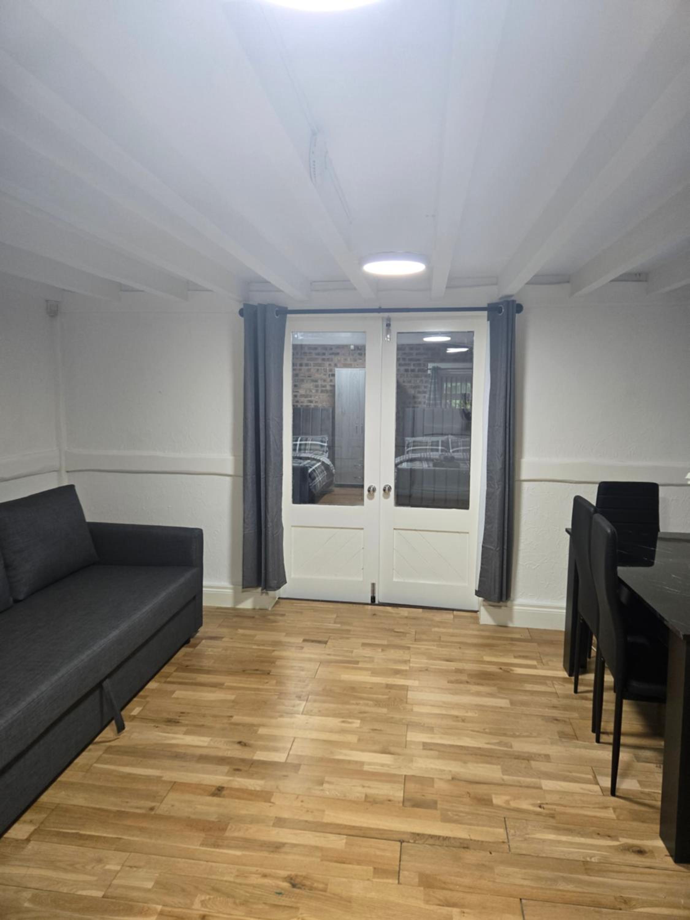 Apartment - Ground Floor photo 3