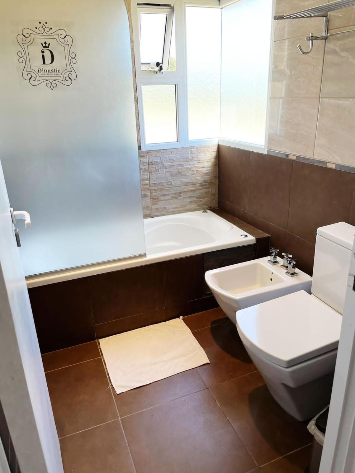 One-Bedroom Apartment With Spa Bath photo 3