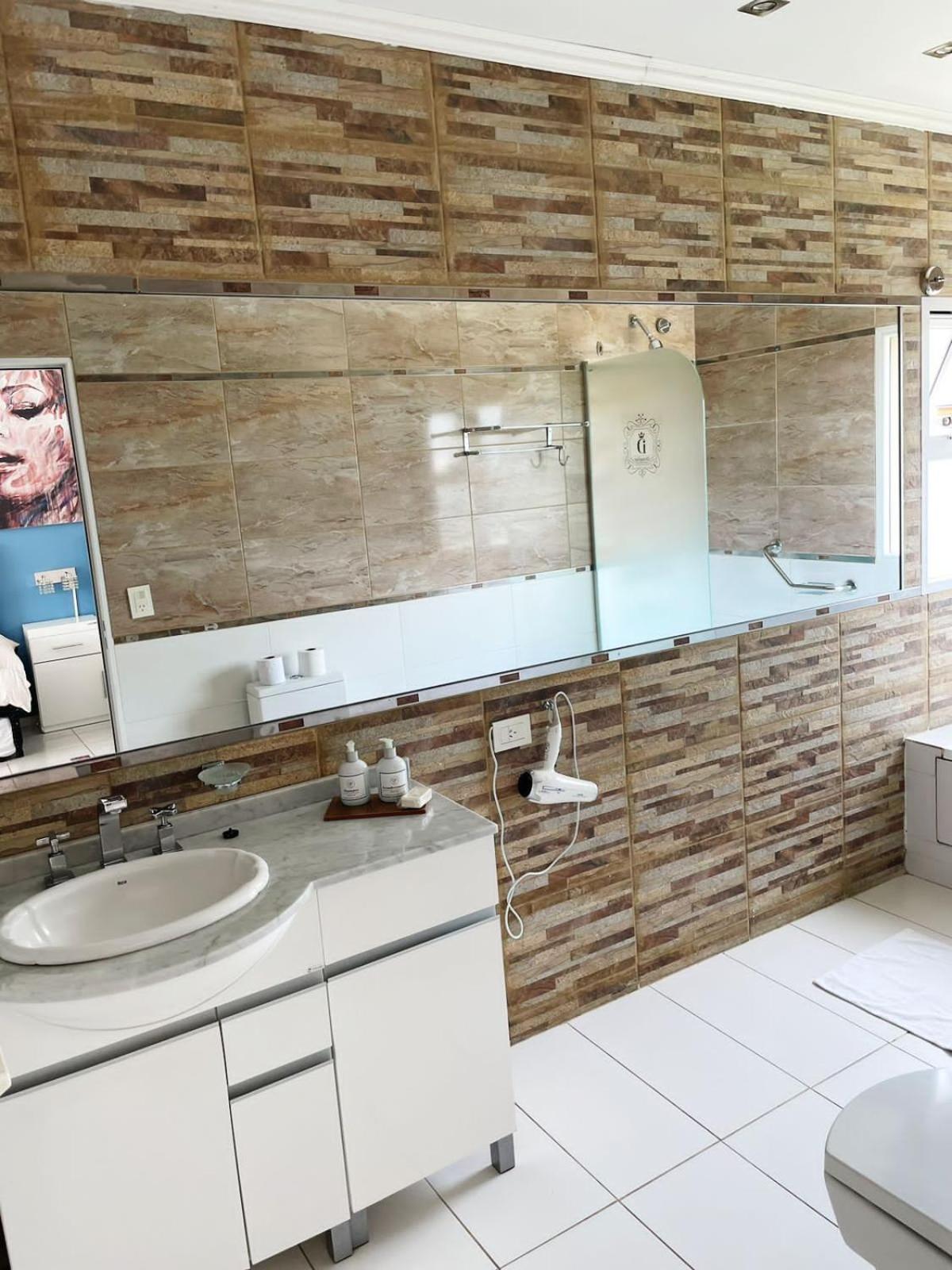 Studio With Spa Bath photo 2
