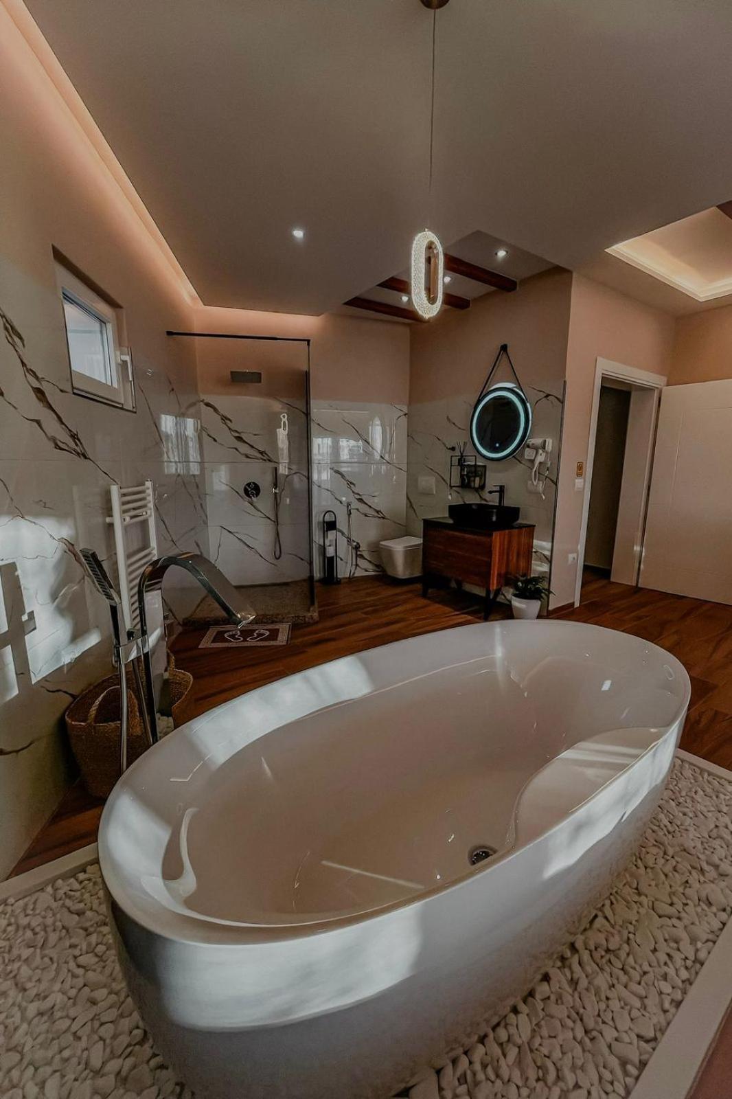 Deluxe Suite photo 3