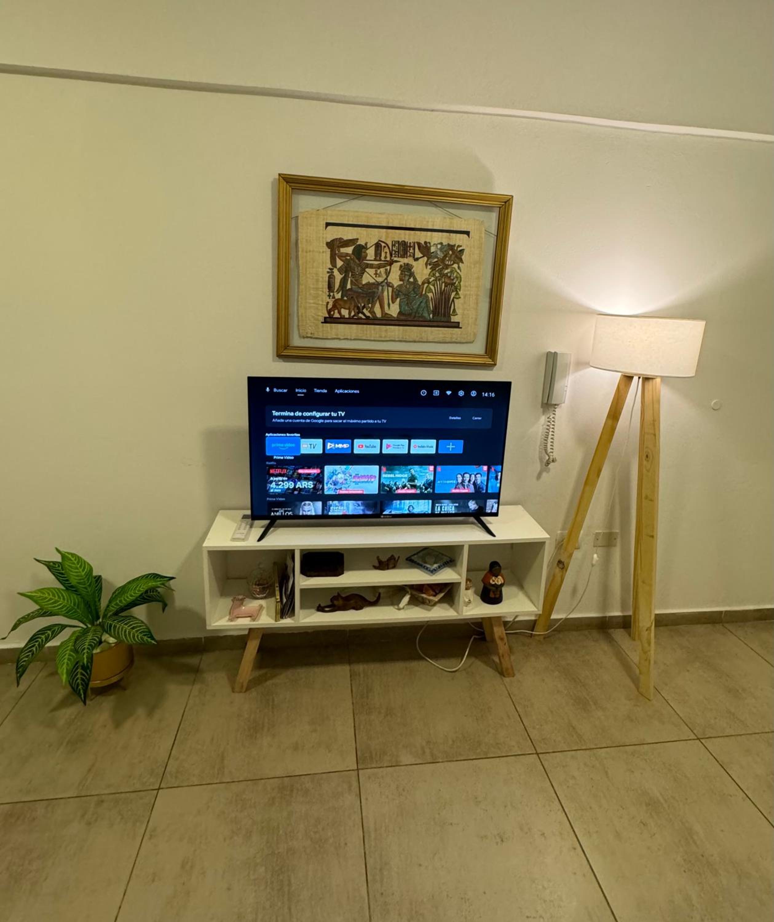 One-Bedroom Apartment photo 1