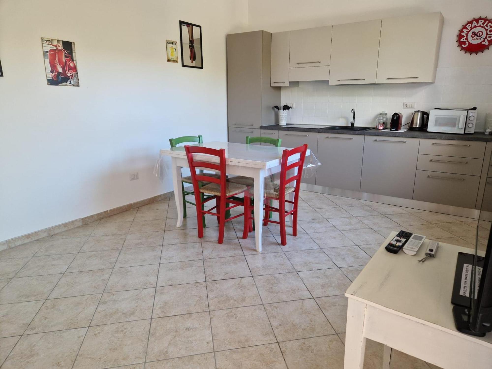 One-Bedroom Apartment photo 2