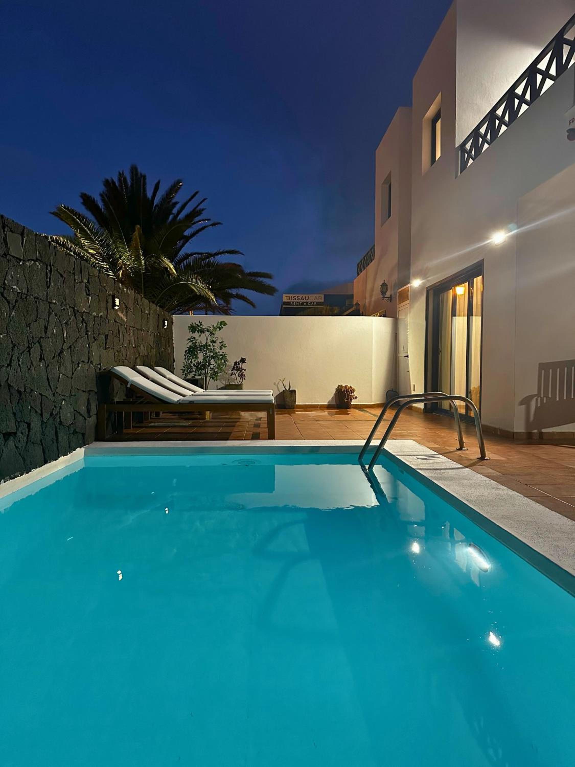 Villa photo 2
