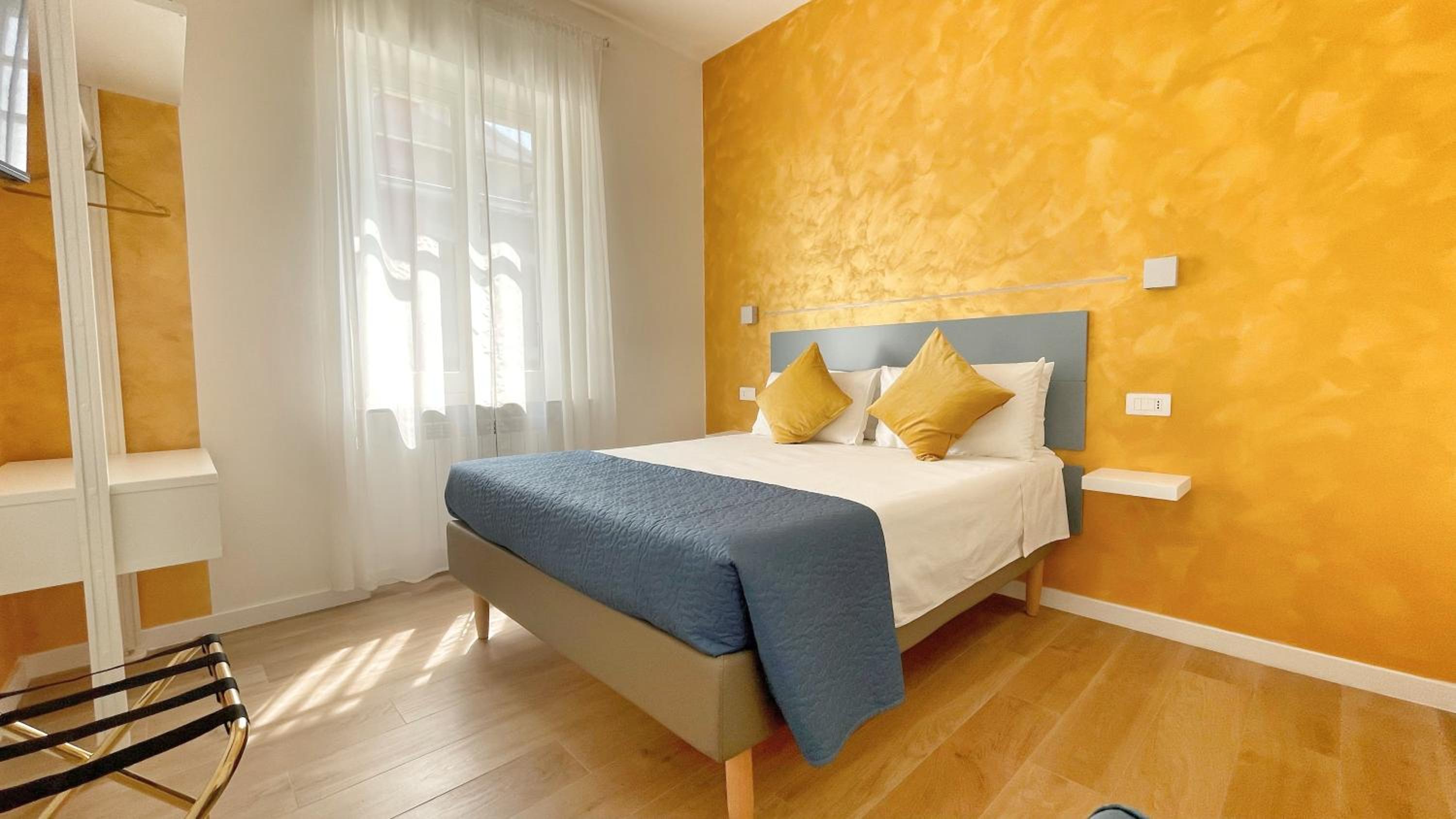 Superior One-Bedroom Apartment with Balcony