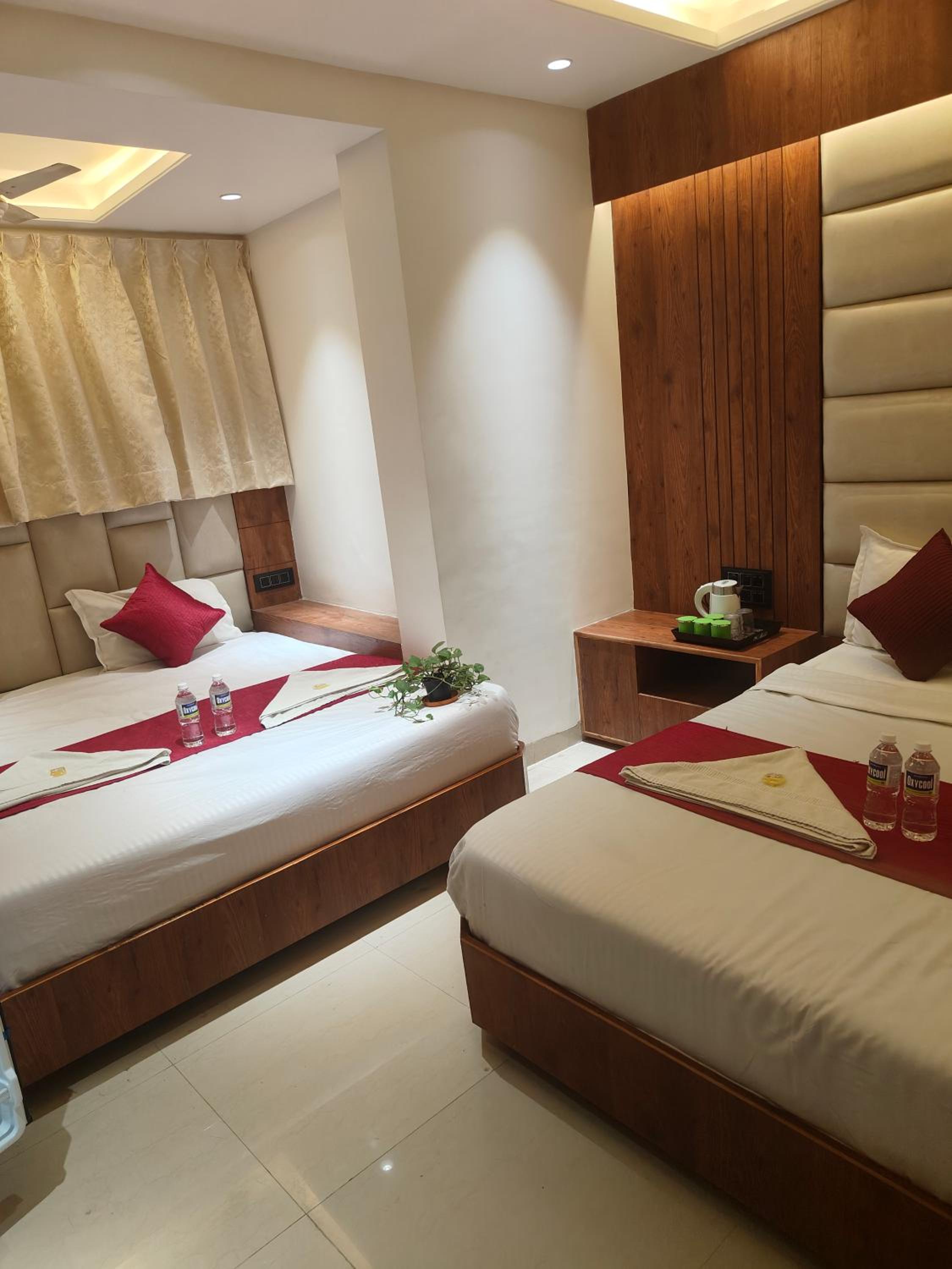  VIP 4 Bed AC Room - Photo 11