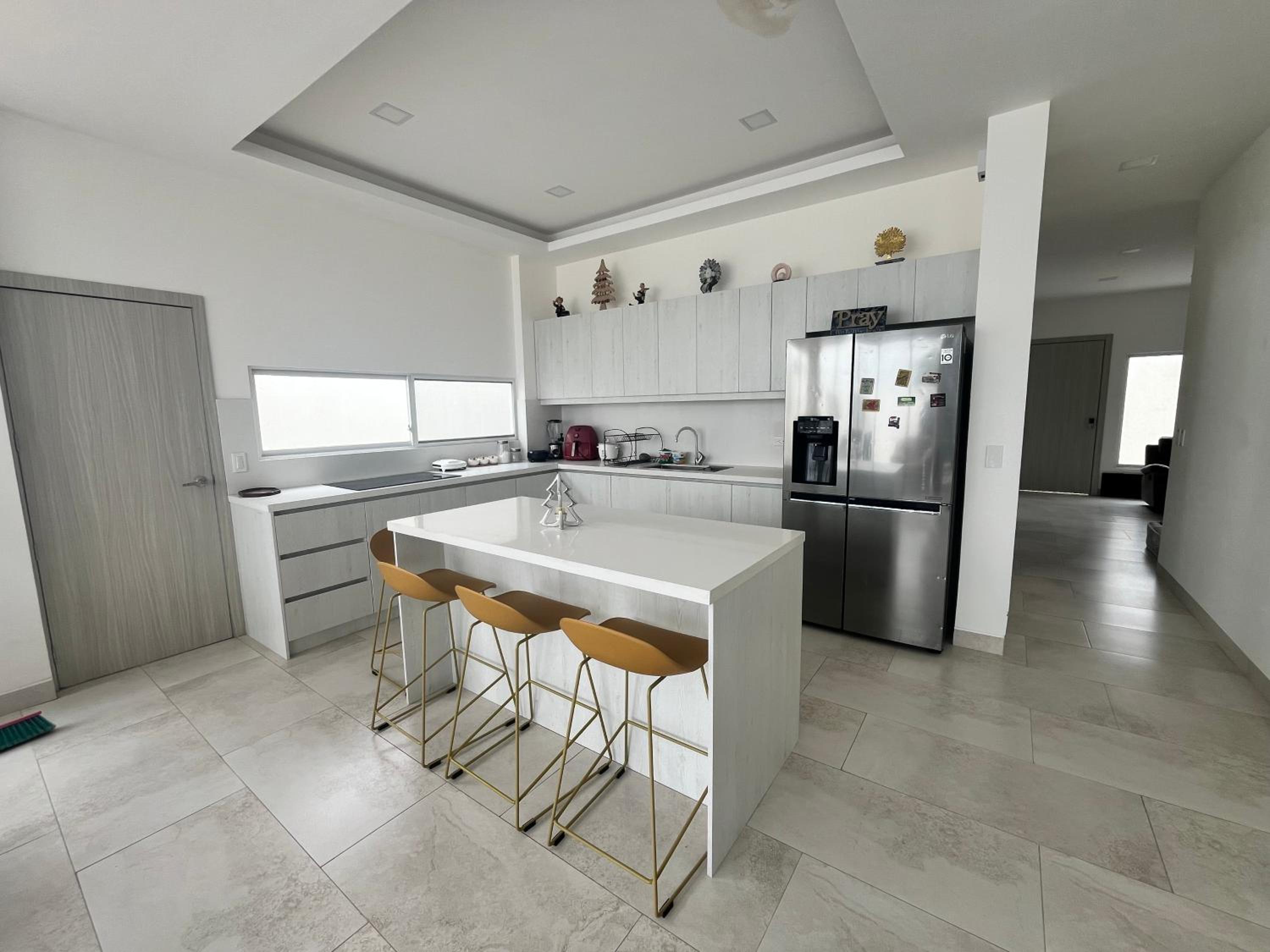 Villa photo 2