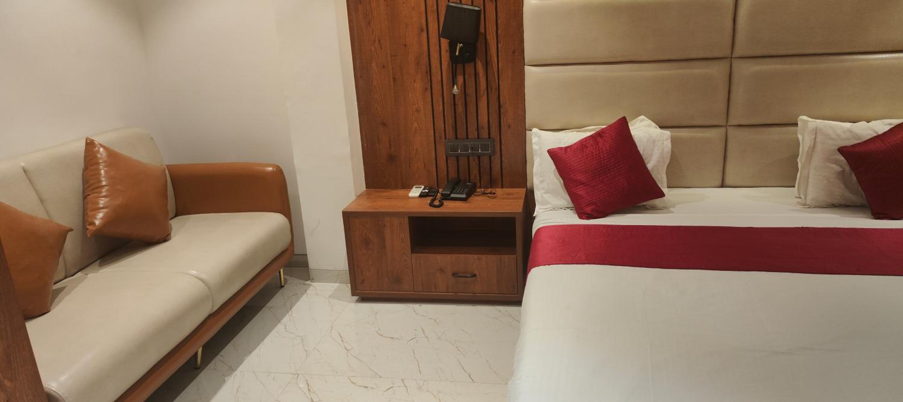 VIP 2 Bed AC Room - Photo 7
