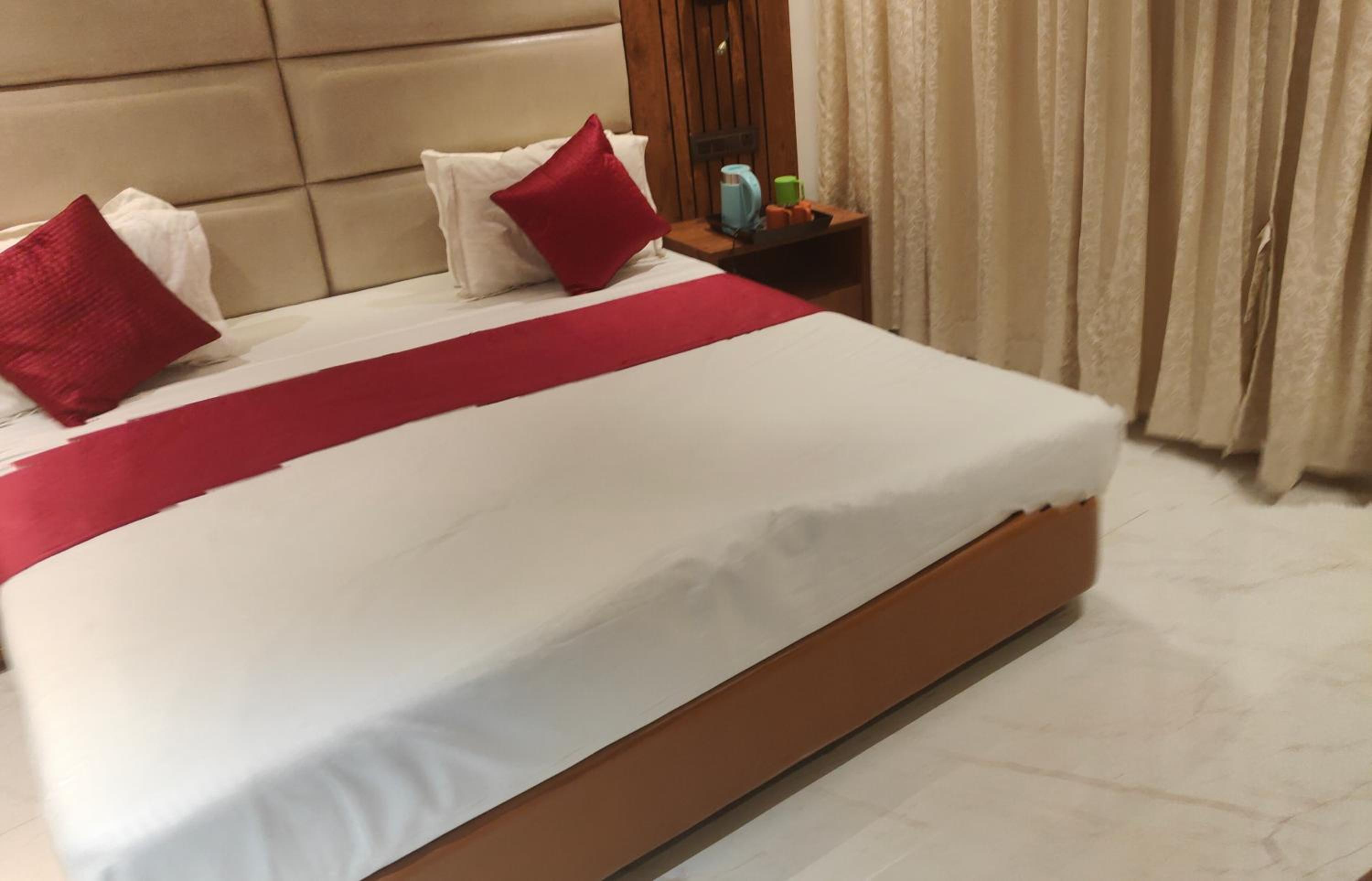 VIP 2 Bed AC Room - Photo 9
