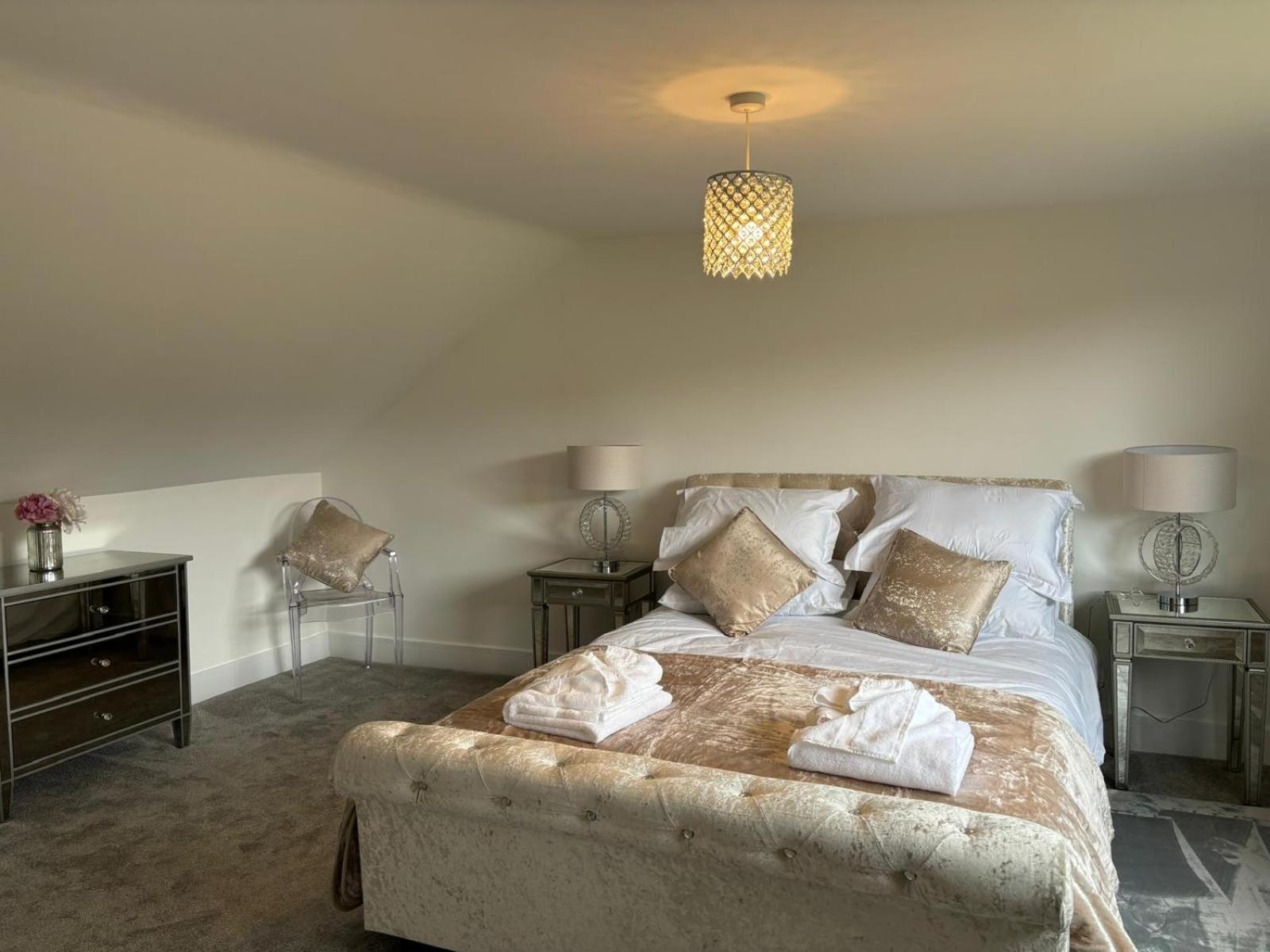 Four-Bedroom House photo 1