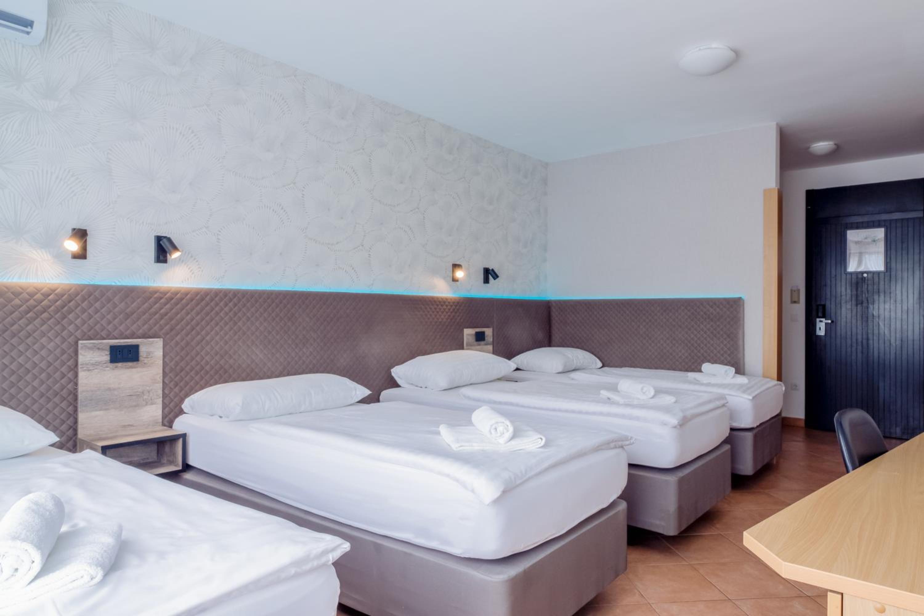Standard Quadruple Room photo 3