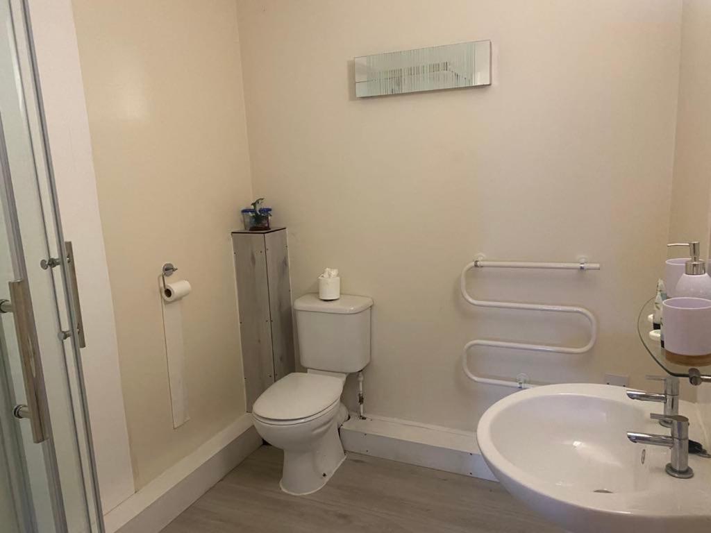Twin Room With Bathroom photo 3