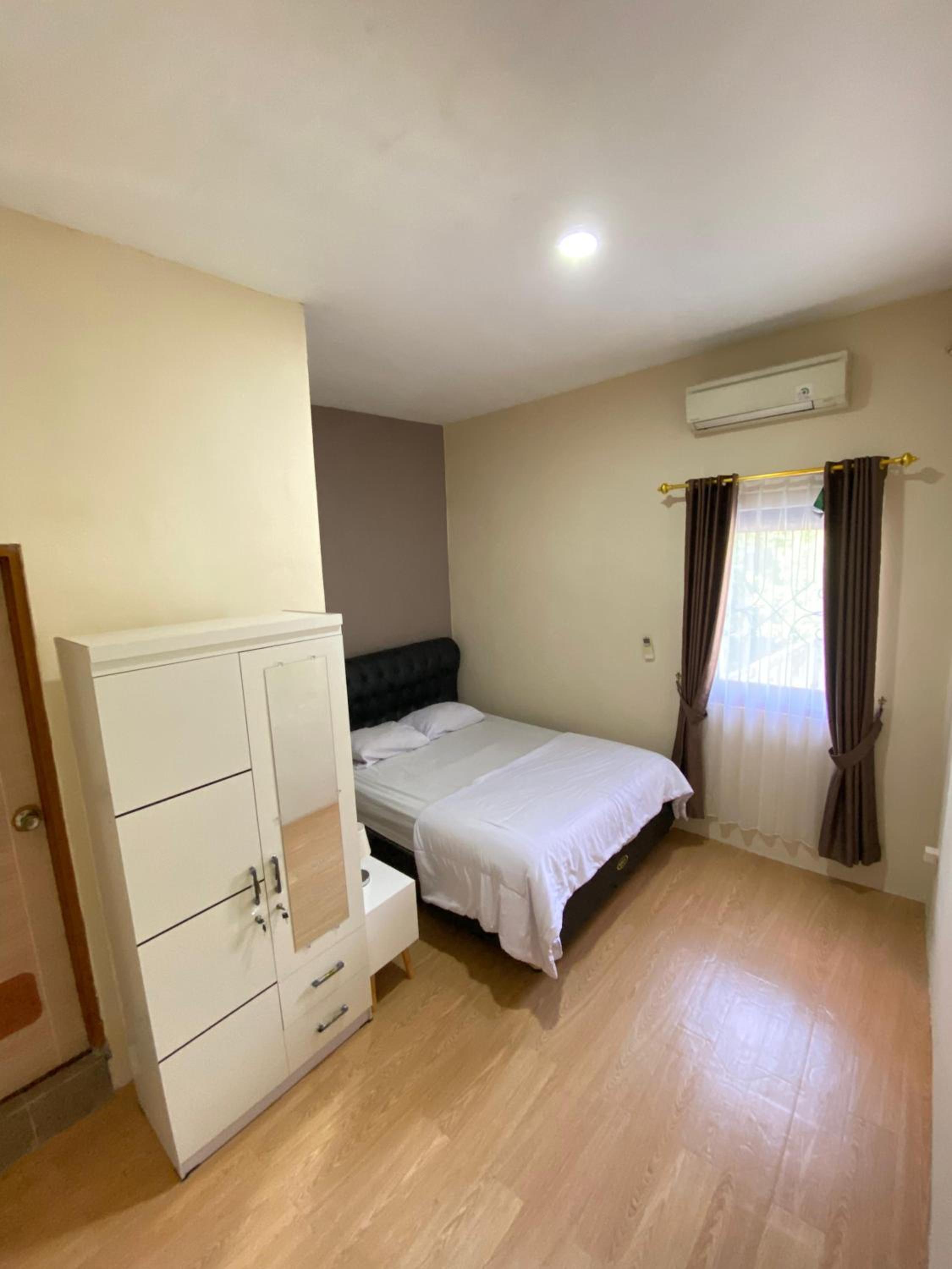 Double Room with Private Bathroom photo 1