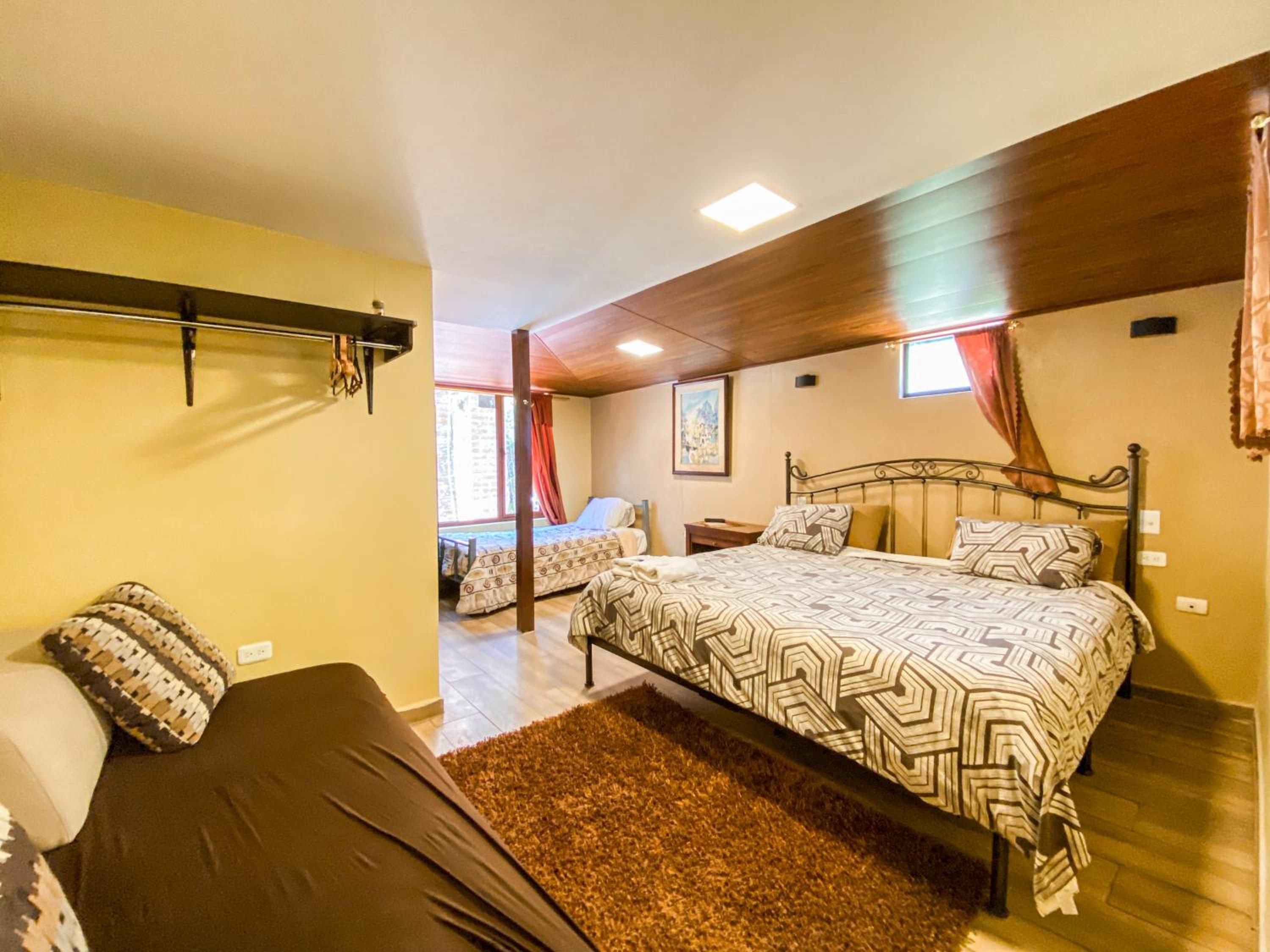 Deluxe Family Room photo 2