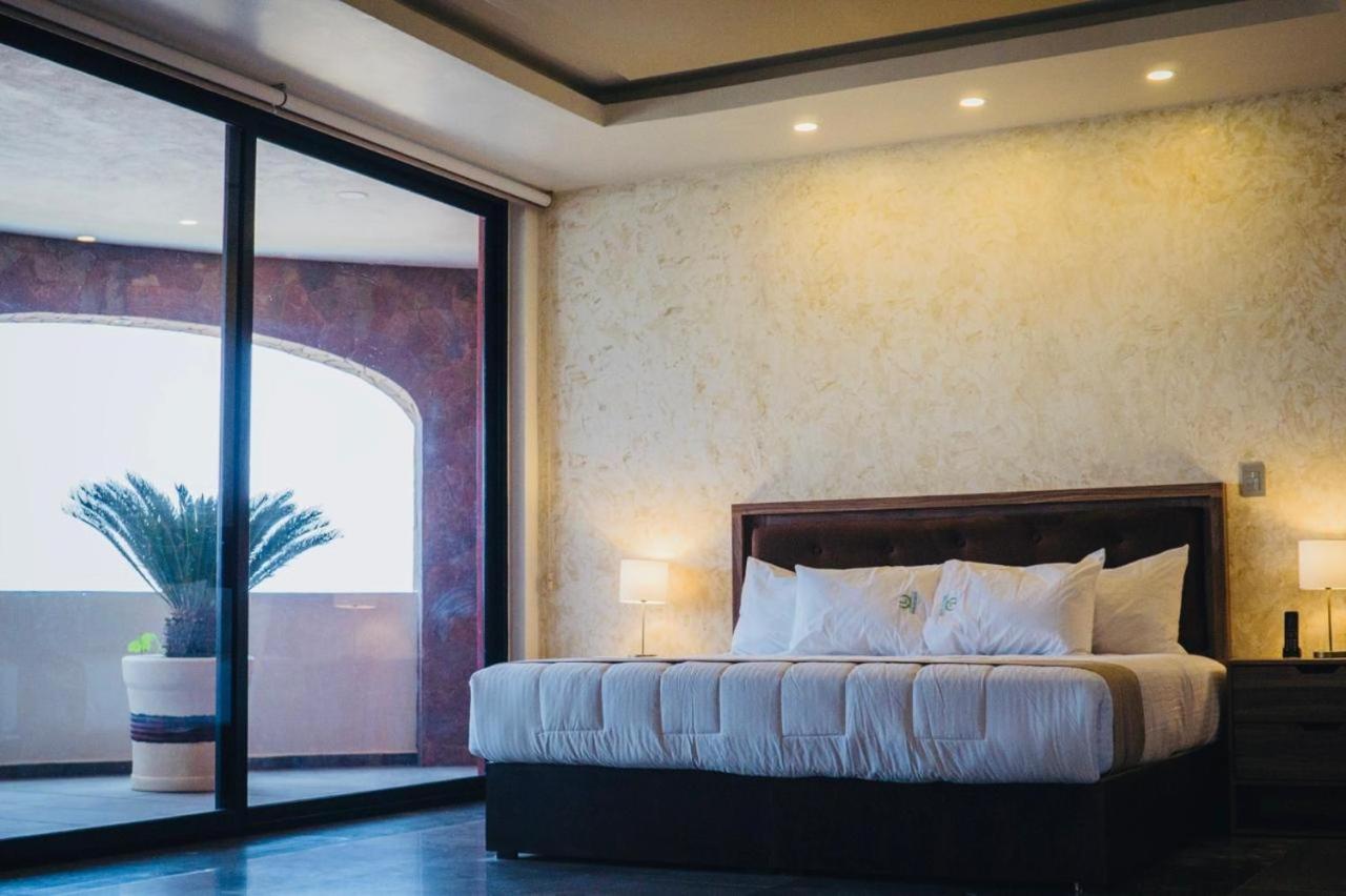 Superior King Suite