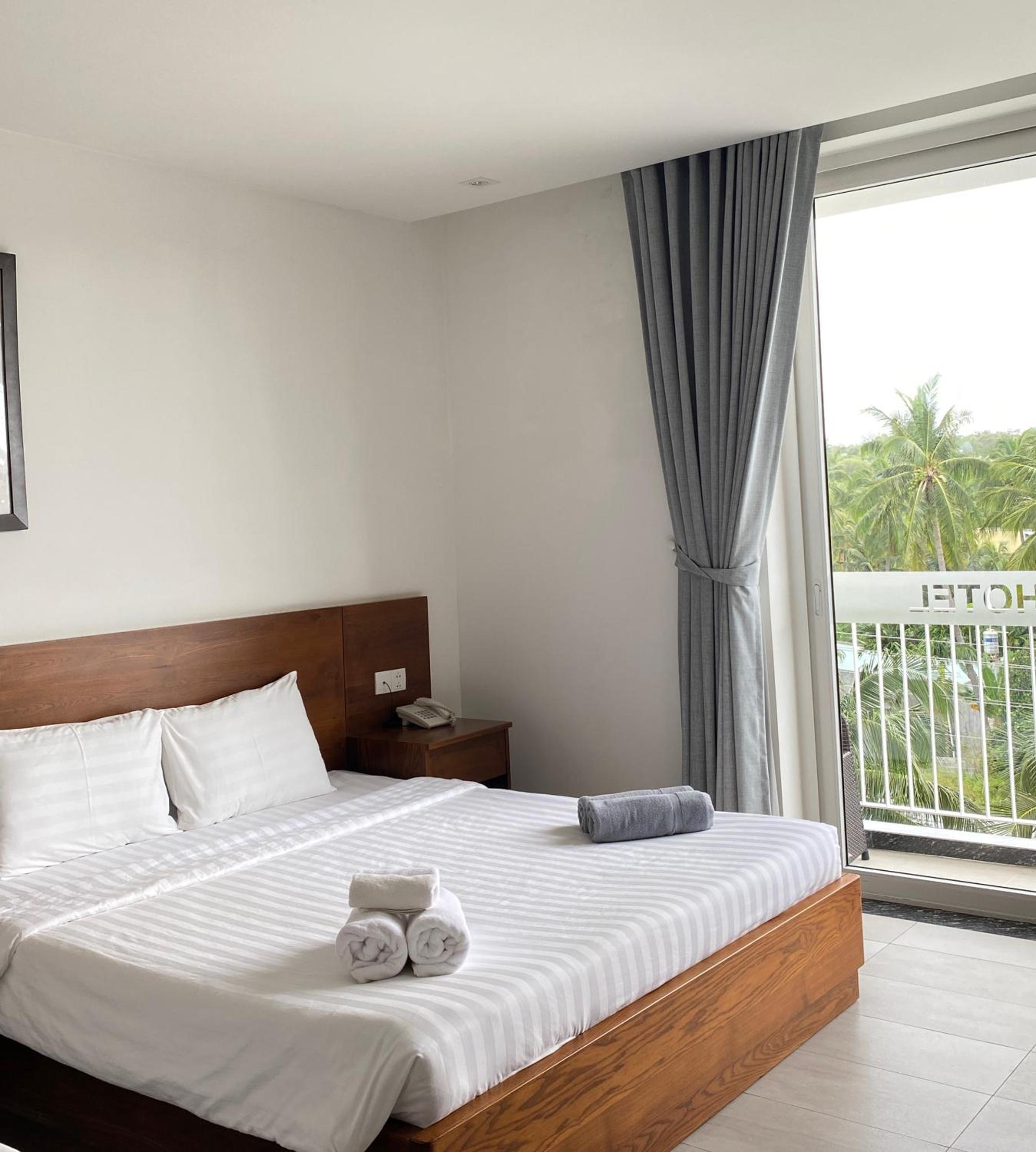 King Room with Garden View